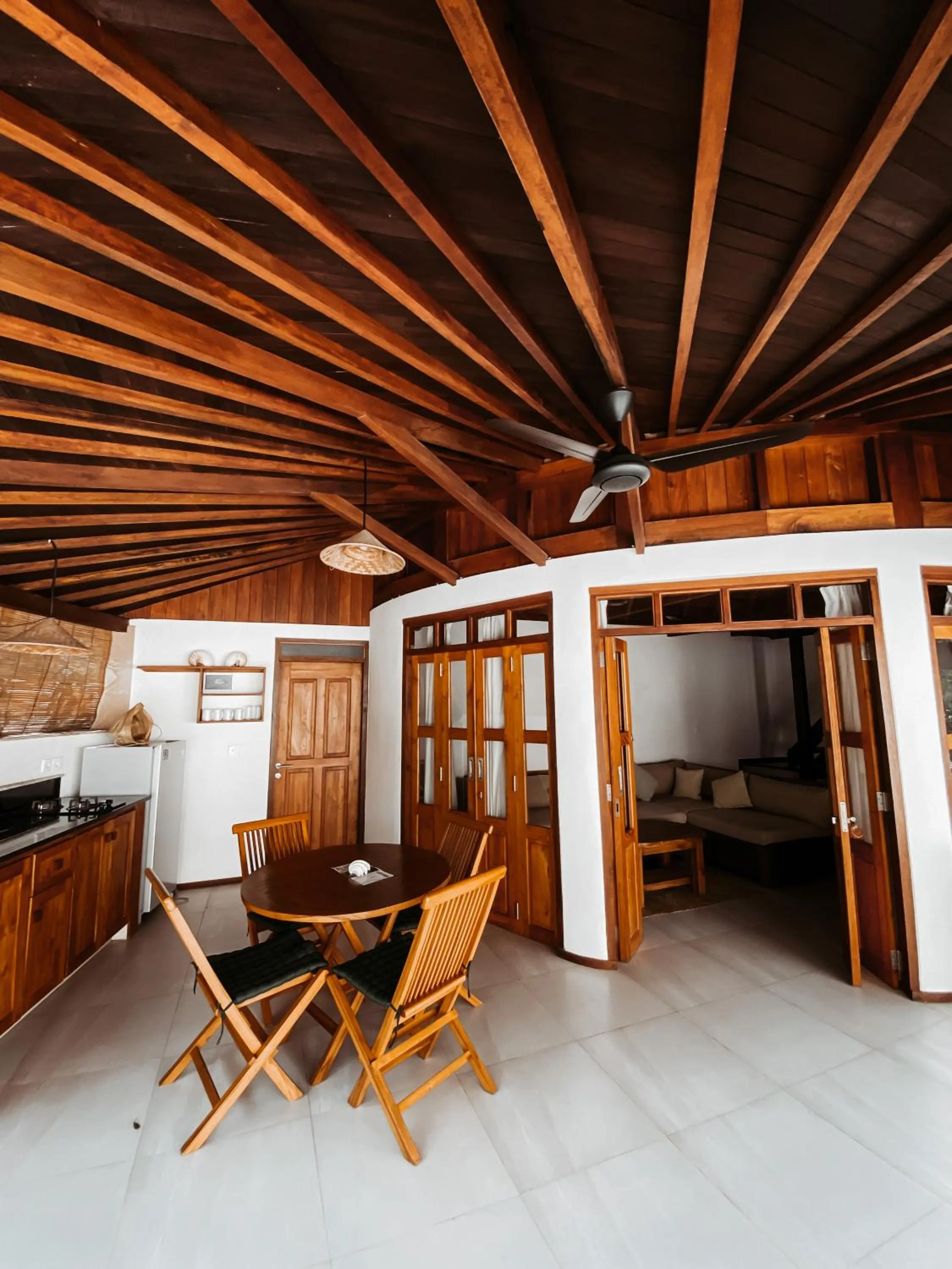 Kitchen or kitchenette in Keong Villas