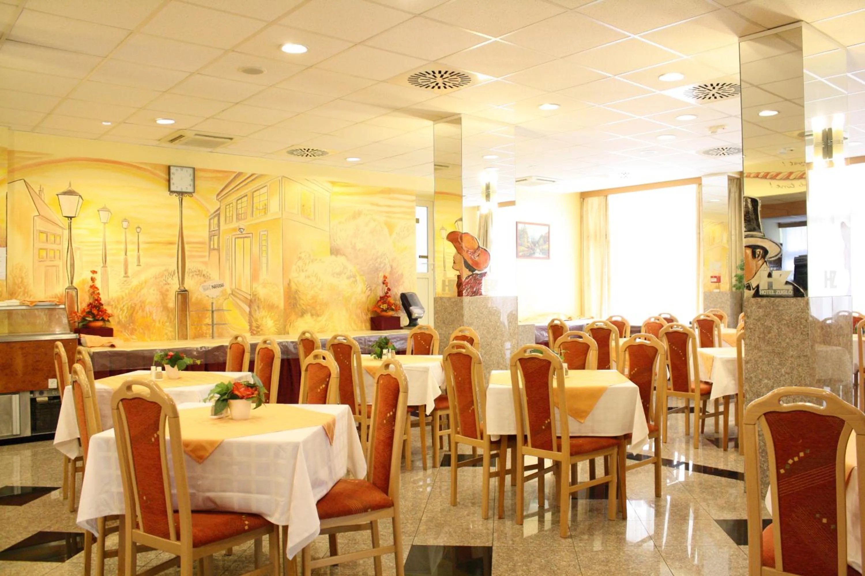 Restaurant/places to eat in Hotel Zuglo