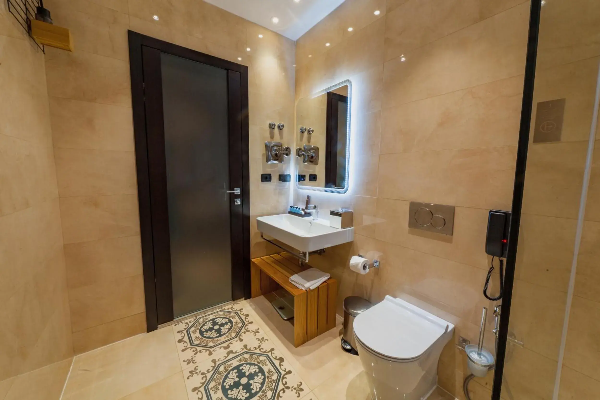 Deluxe Queen Suite in D'avenue Boutique Hotel Accra Deluxe Queen Suite in D'avenue Boutique Hotel Accra