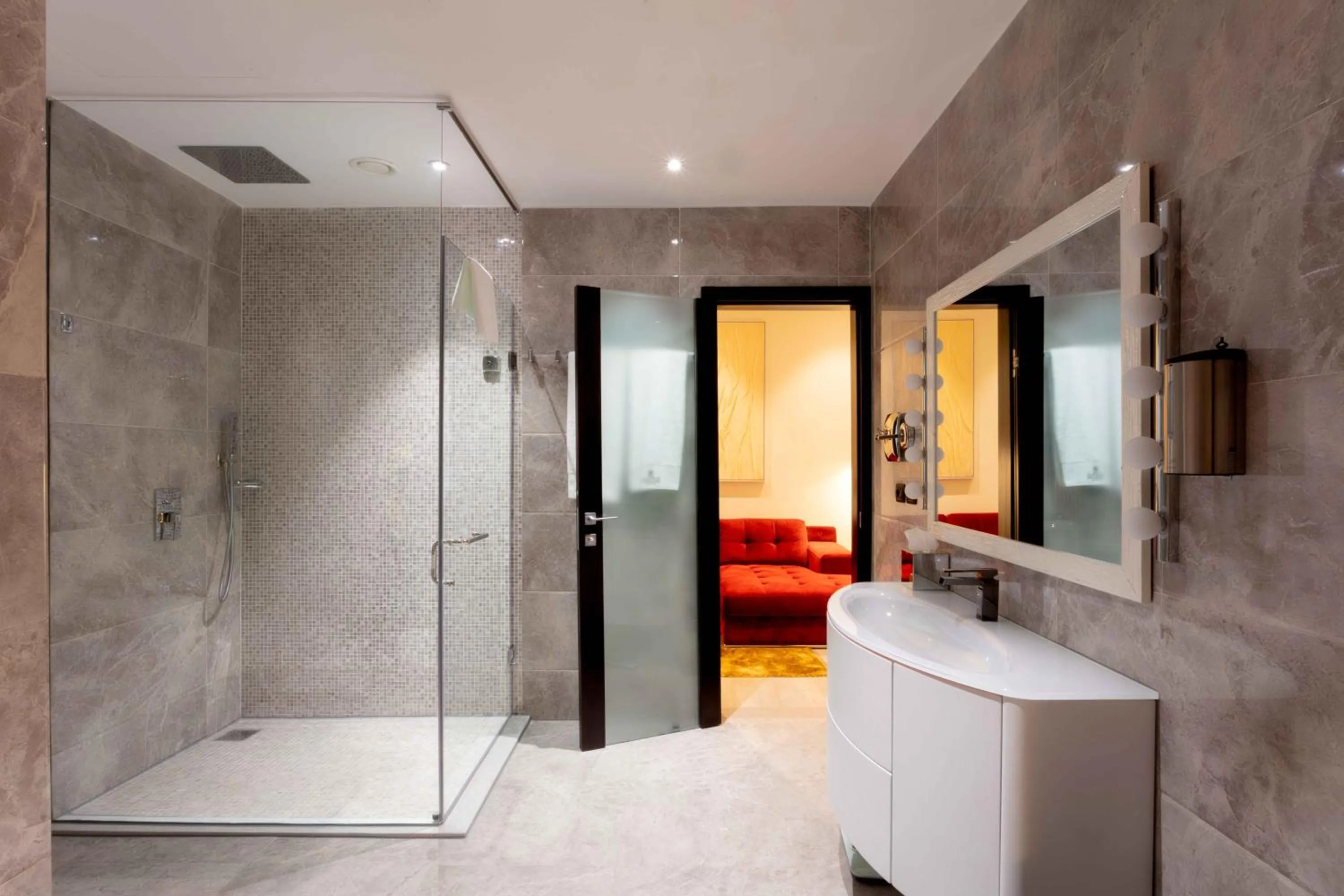 Shower in D'avenue Boutique Hotel Accra