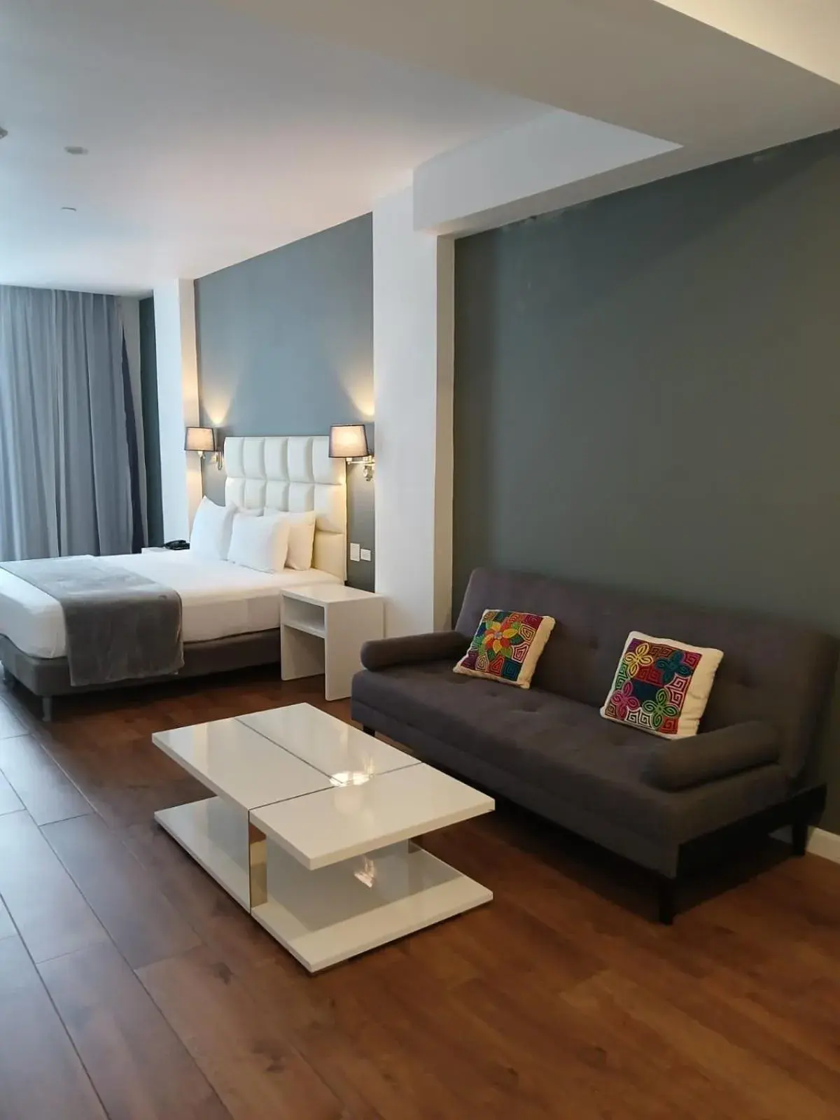 Living room, Bed in Hotel Mio Panamá Living room, Bed in Hotel Mio Panamá