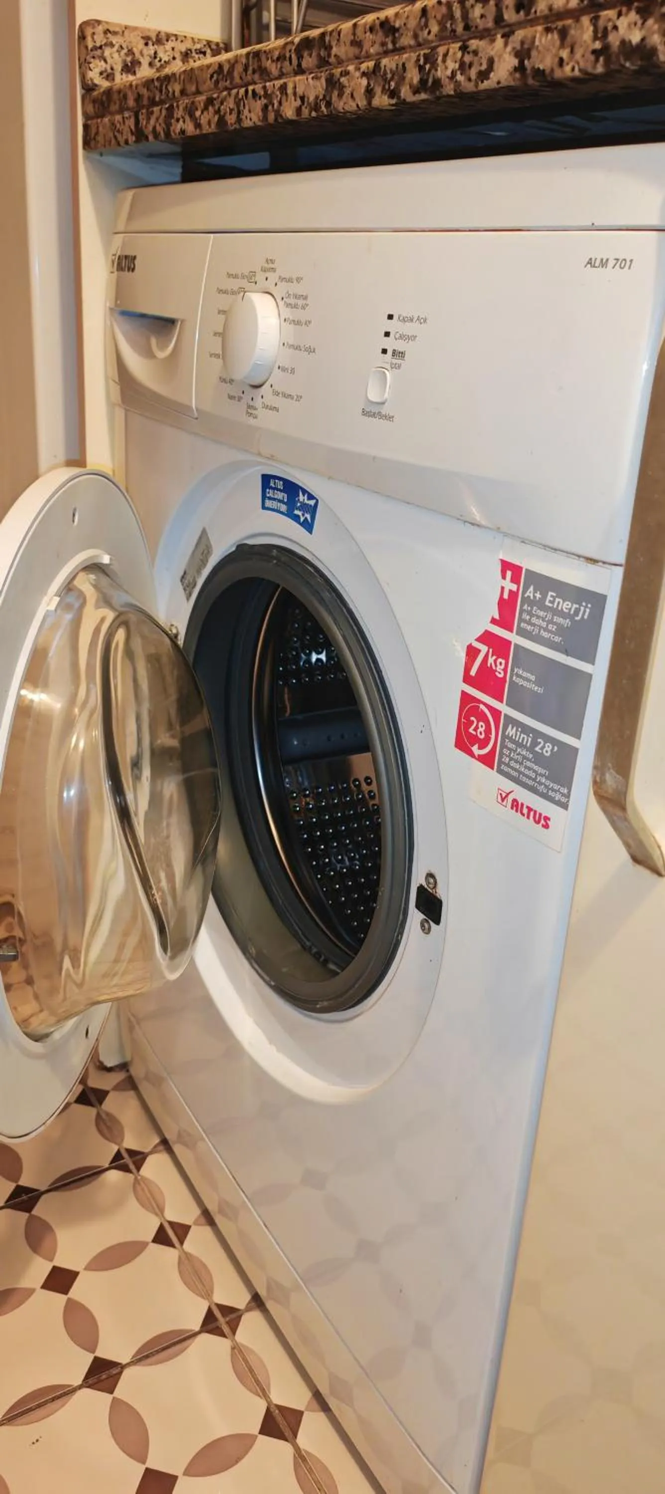 washing machine in Mimoza İstiklal Apart Hotel