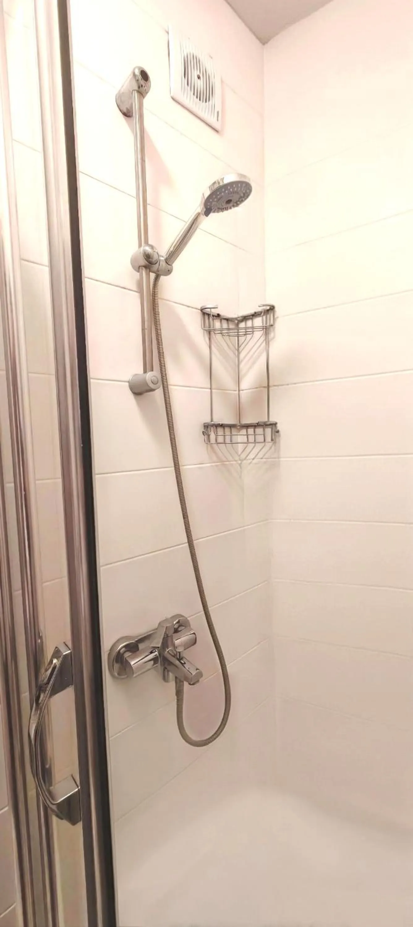 Shower in Mimoza İstiklal Apart Hotel