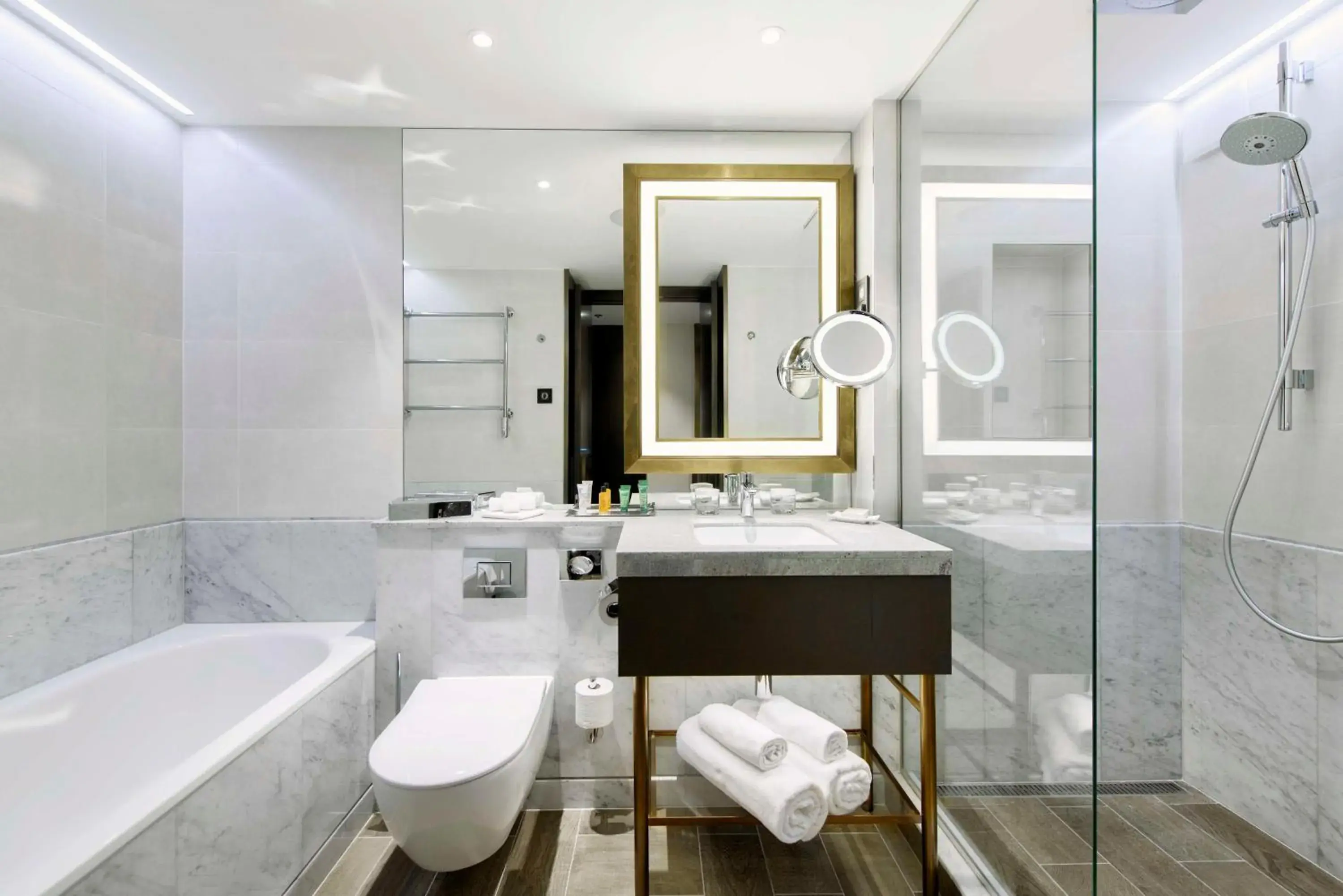 Executive King Room with Danube View and Executive Lounge Access in Hilton Budapest Executive King Room with Danube View and Executive Lounge Access in Hilton Budapest