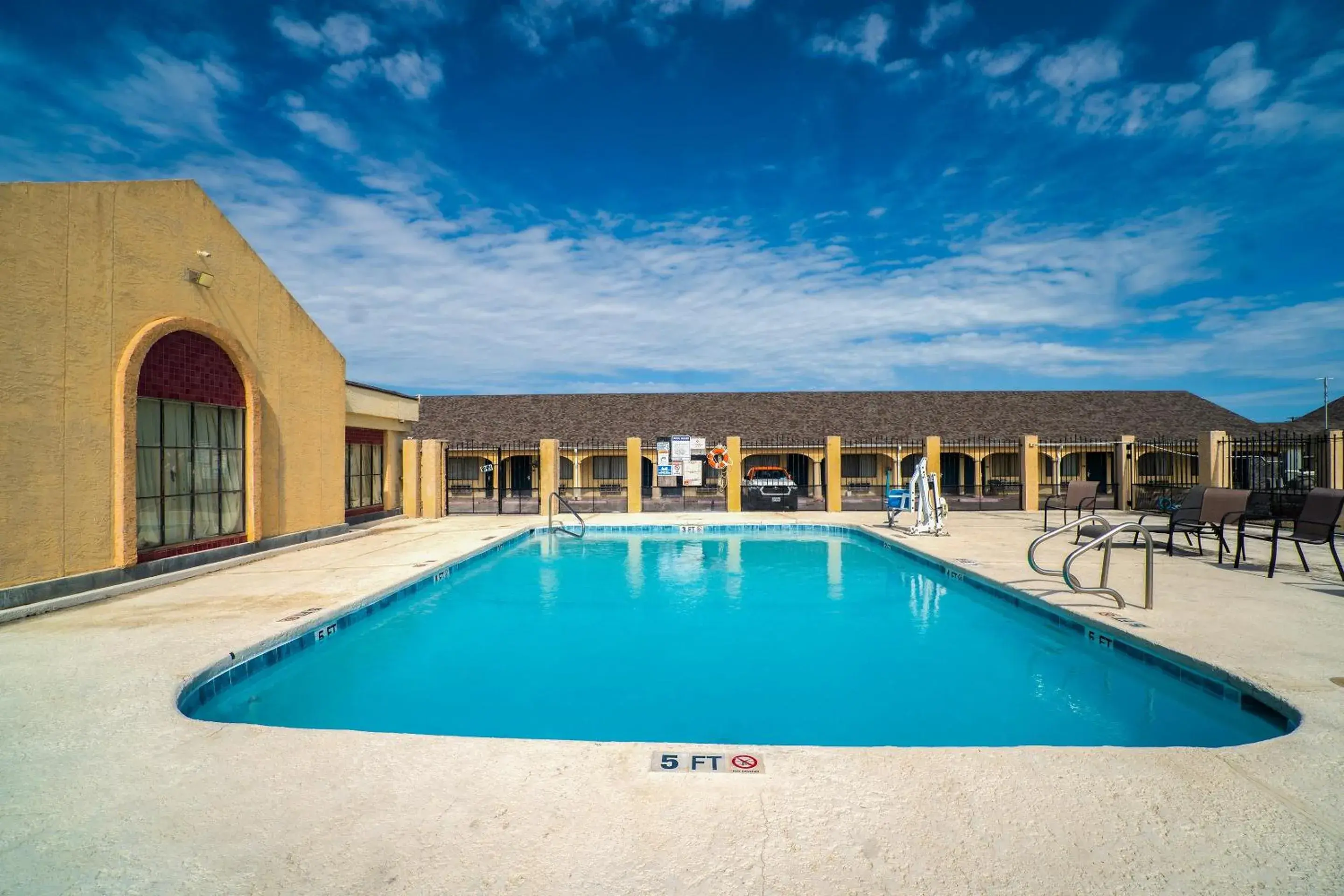 Swimming pool in Aransas Bay Inn & Suites Corpus Christi by OYO Swimming pool in Aransas Bay Inn & Suites Corpus Christi by OYO