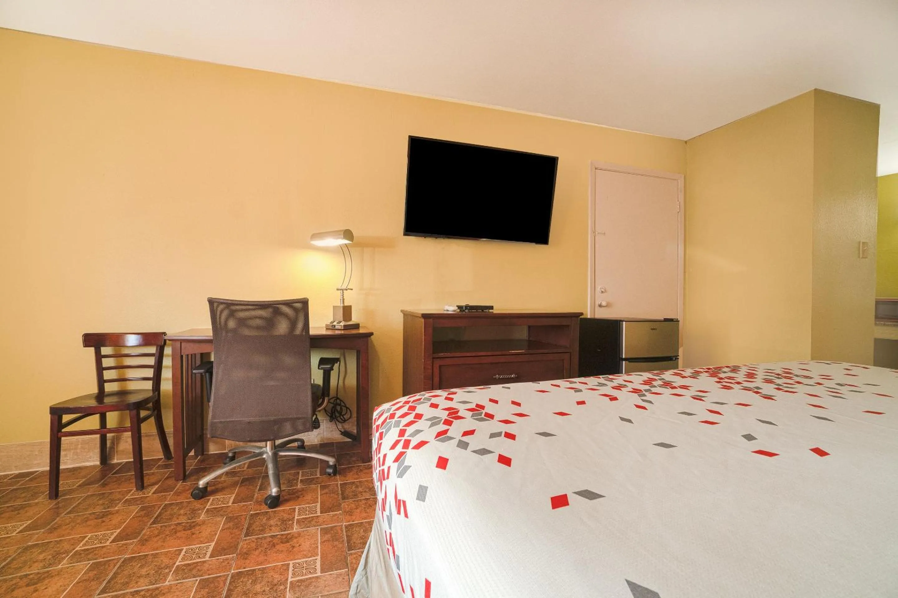 Bedroom, Bed in Aransas Bay Inn & Suites Corpus Christi by OYO