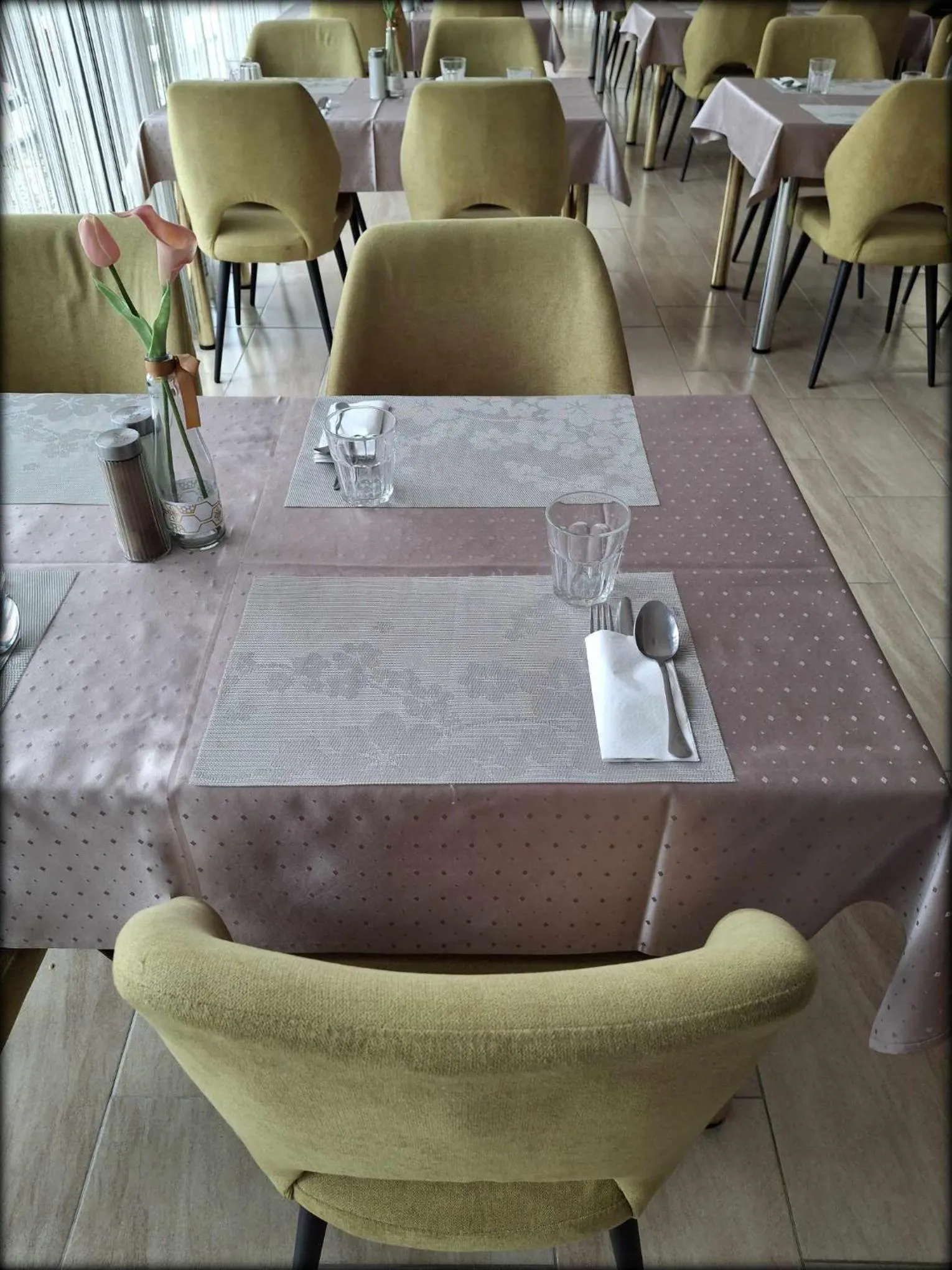 Restaurant/places to eat in Hotel Unicornis