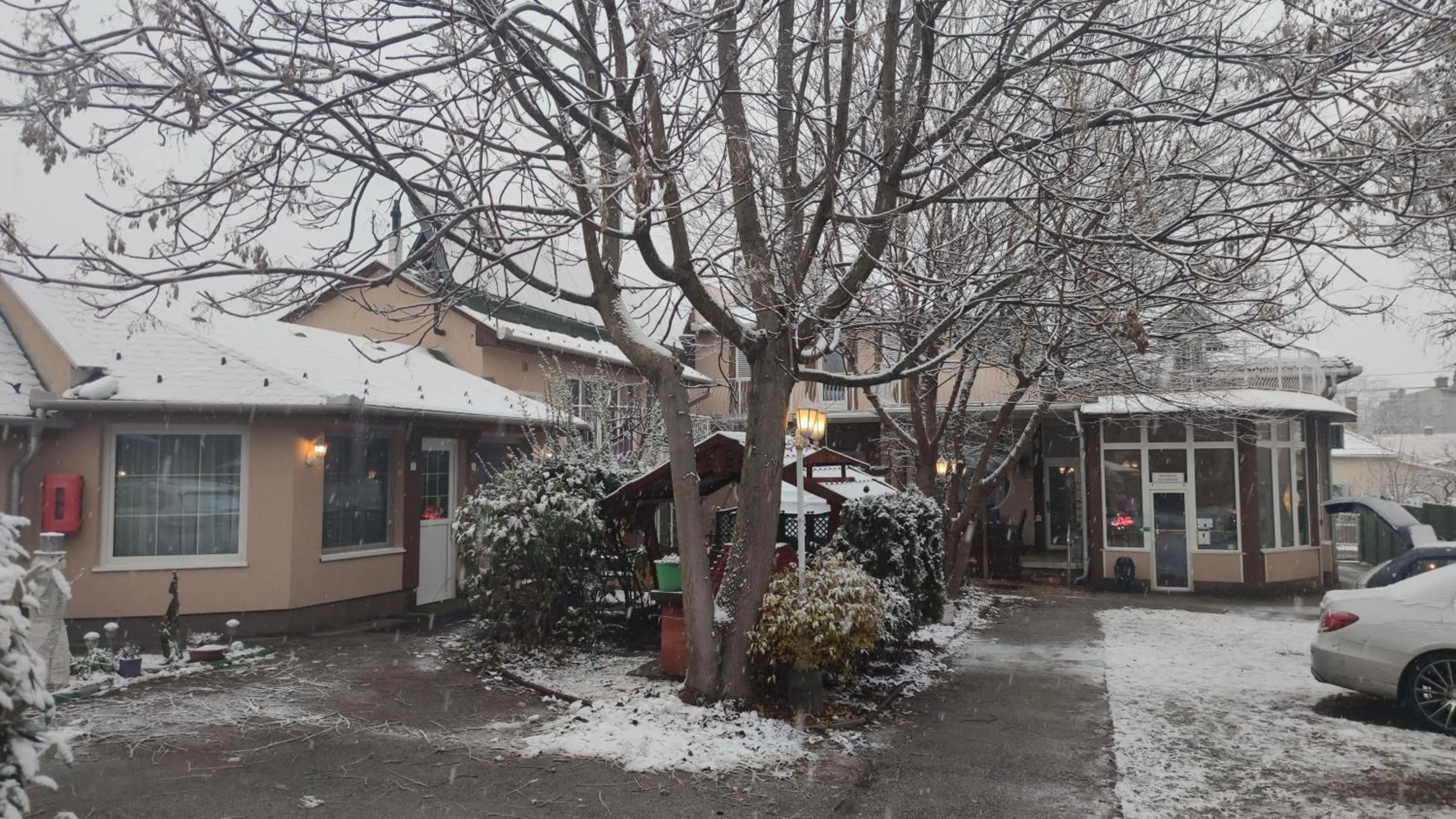 Property building in Hotel Oswaldo