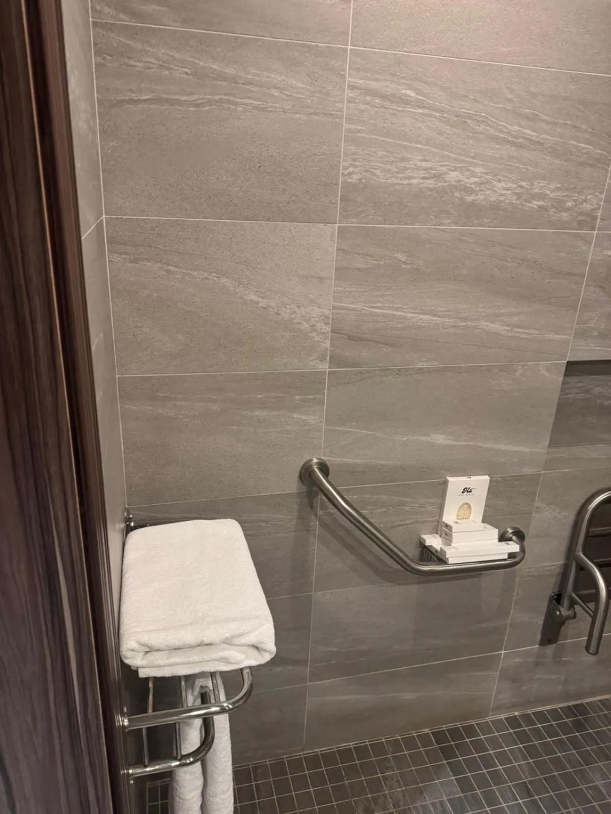 White Diamond Hotel Sari