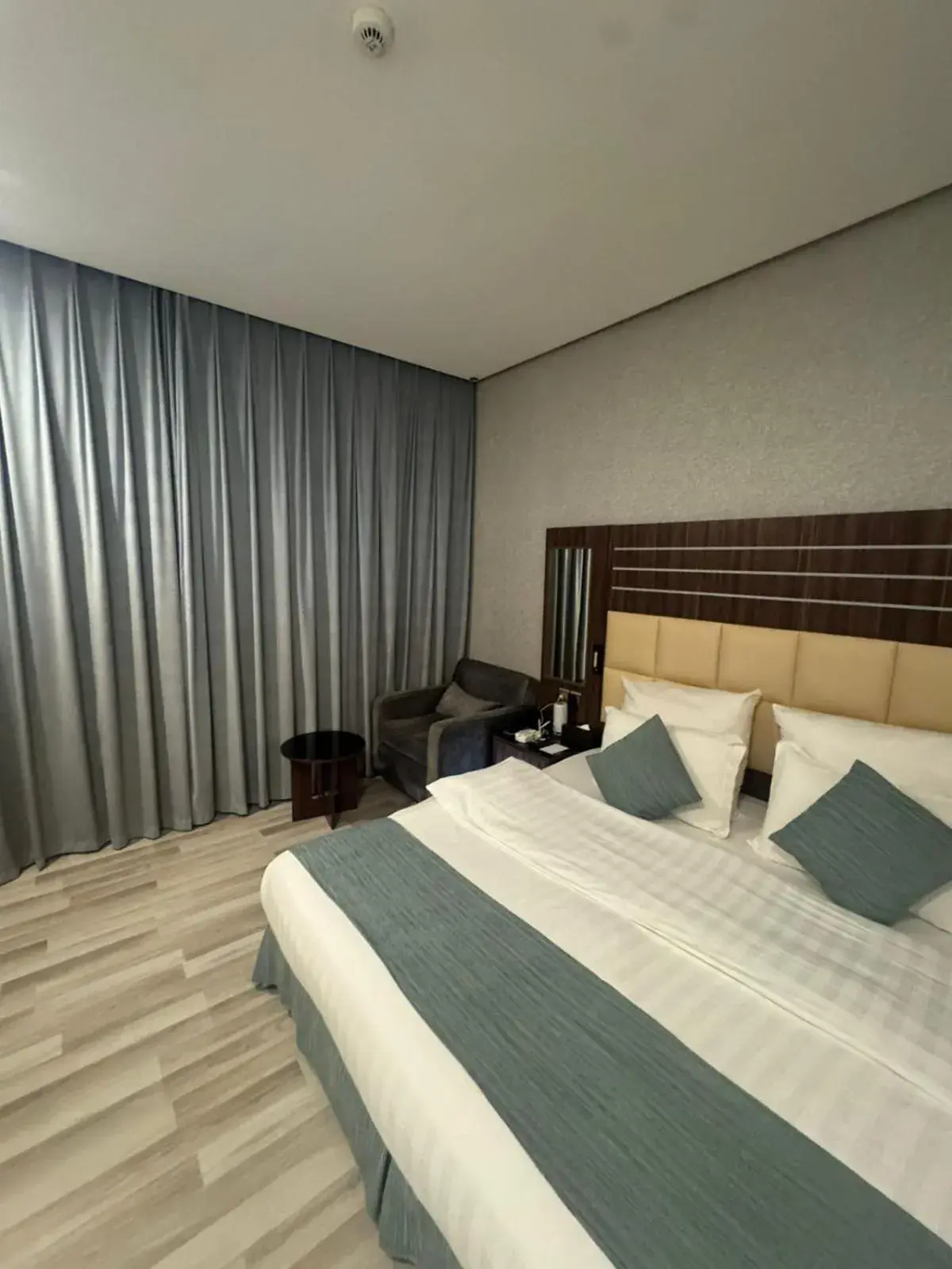 Queen Room - single occupancy - Disability Access in White Diamond Hotel Sari Queen Room - single occupancy - Disability Access in White Diamond Hotel Sari