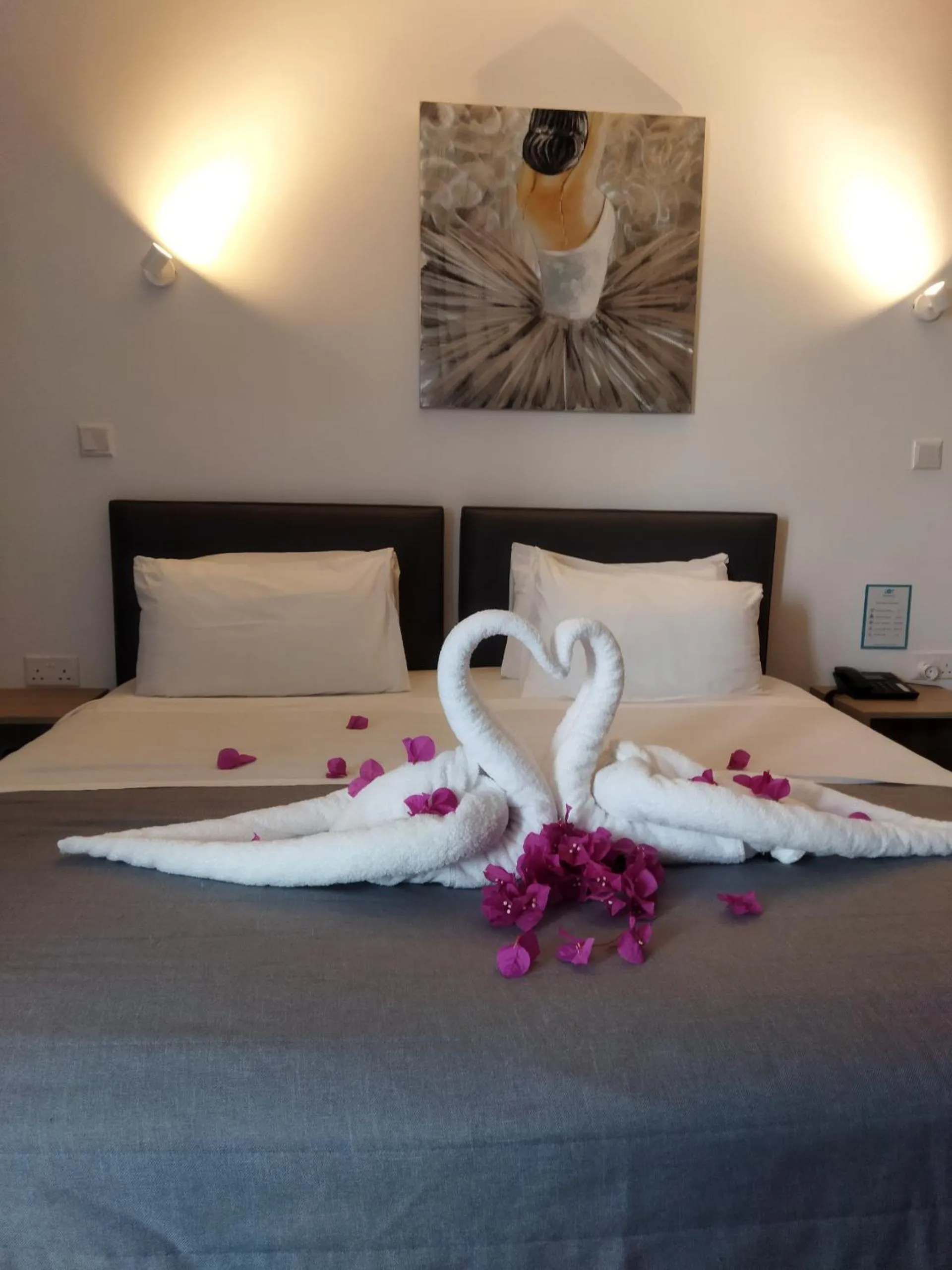 Decorative detail, Bed in Caramela Luxury Apts