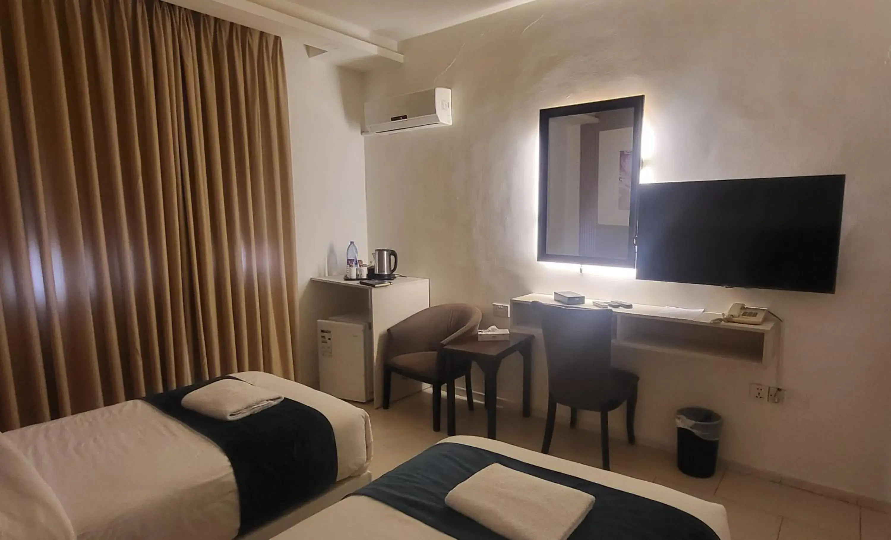 Economy Twin Room in Jordan View Hotel Economy Twin Room in Jordan View Hotel