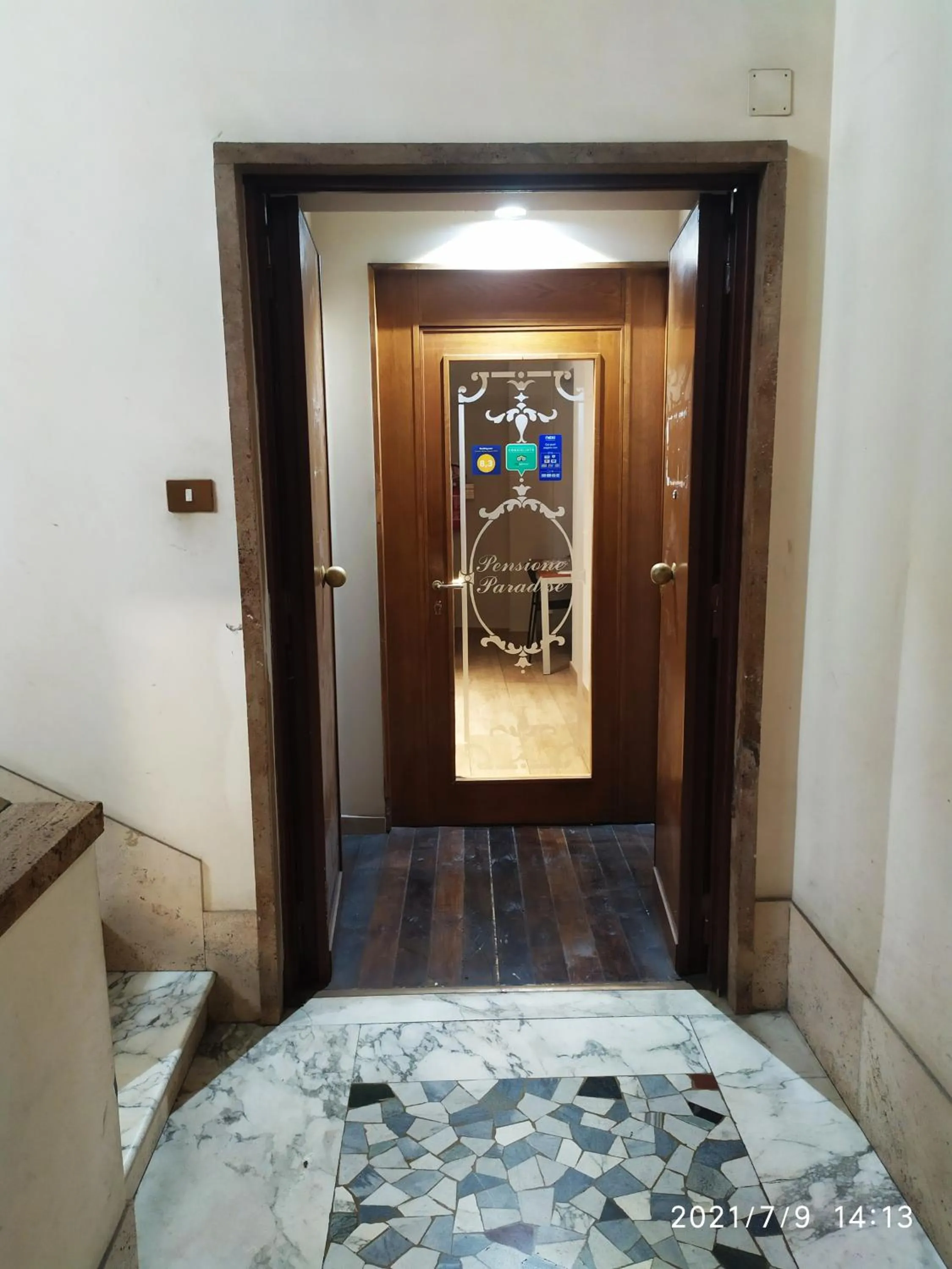 Facade/entrance in NEW PARADISE