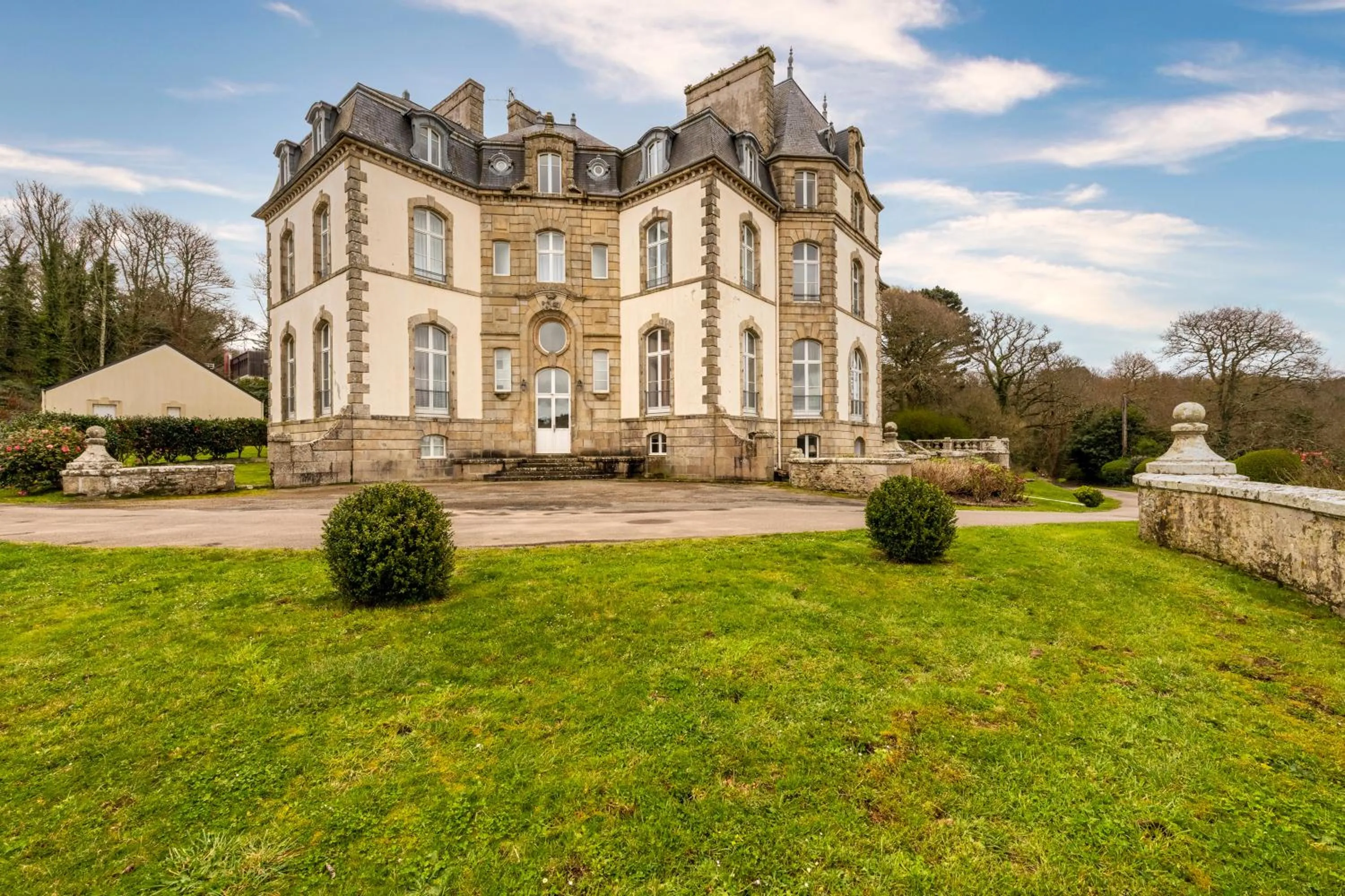 château de Locquéran Pierres et filets bleus