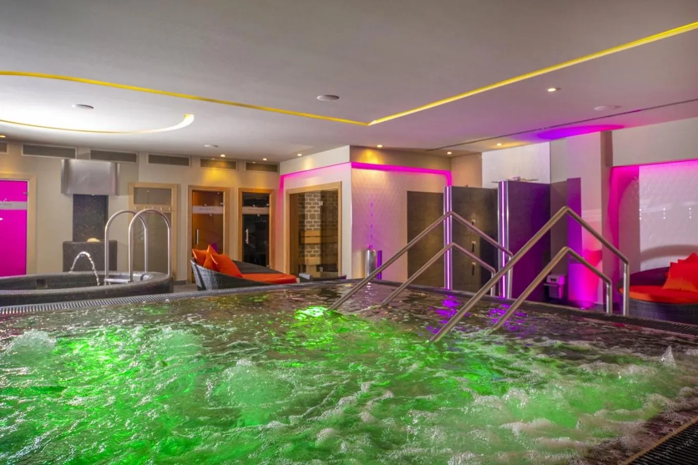 Hot Tub in Hotel Délibáb