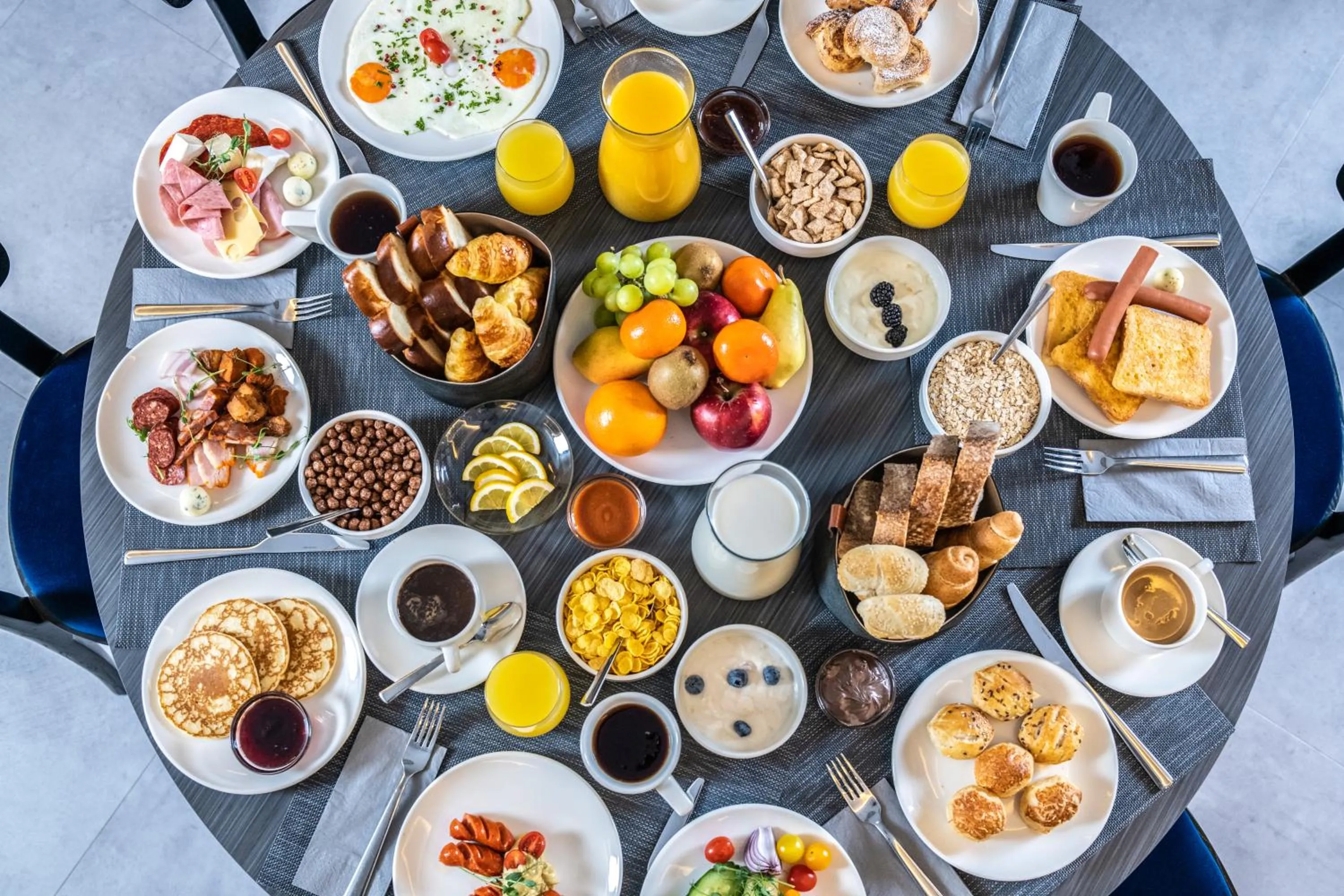 Breakfast in Hotel Délibáb