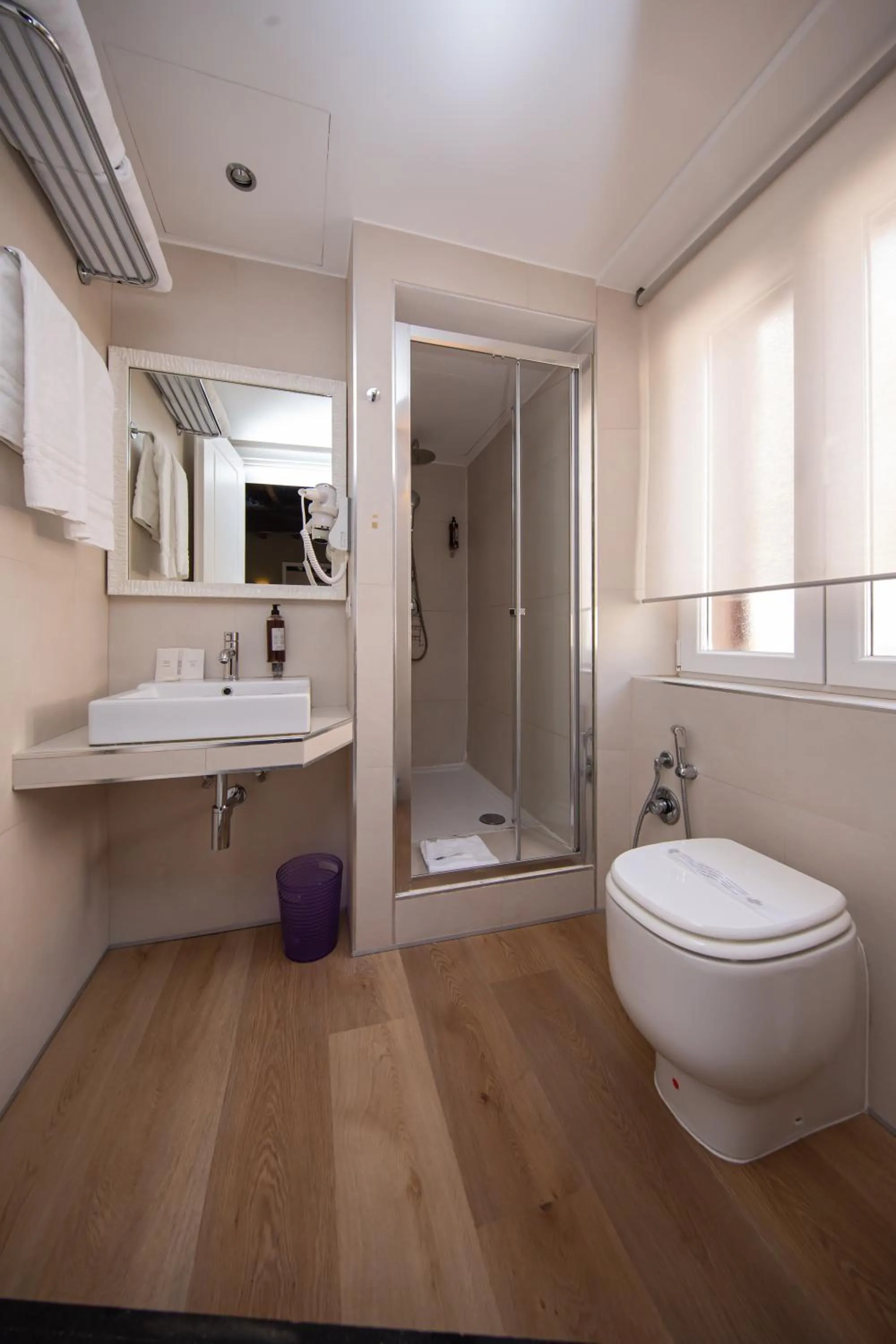 Shower in Corso Suite 107 Rooms Wellness & Spa