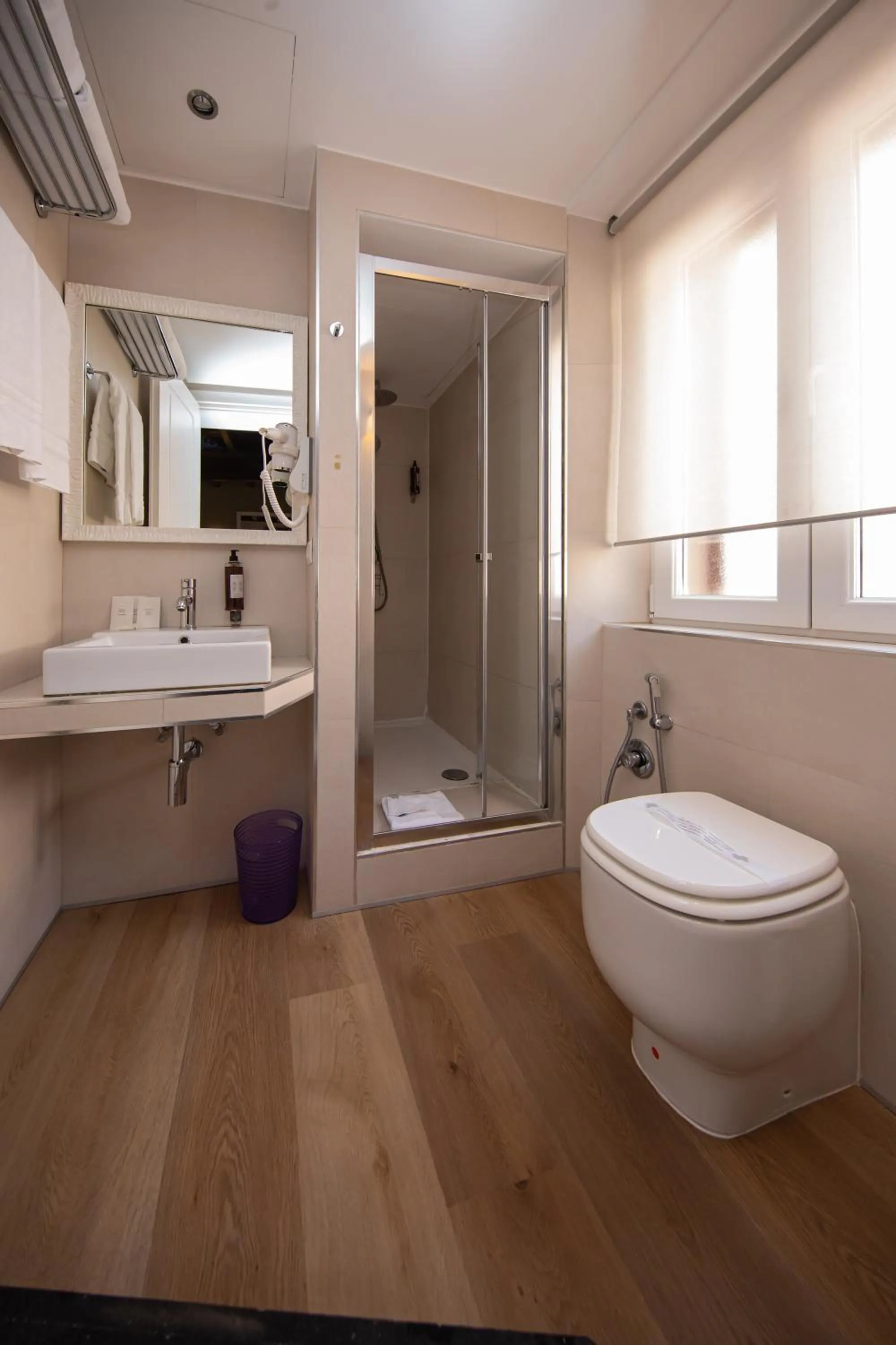 Shower in Corso Suite 107 Rooms Wellness & Spa