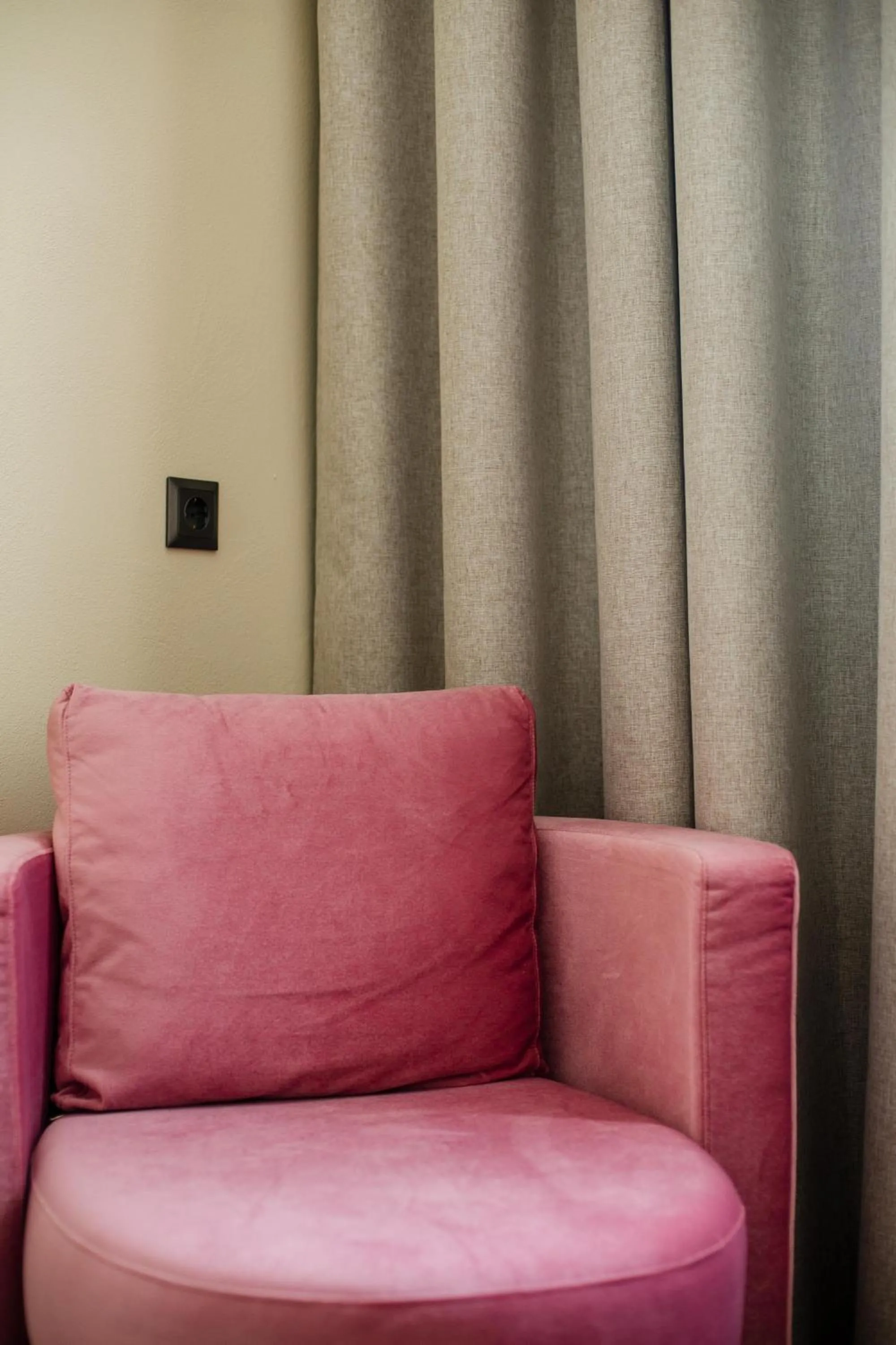 Leone Suites