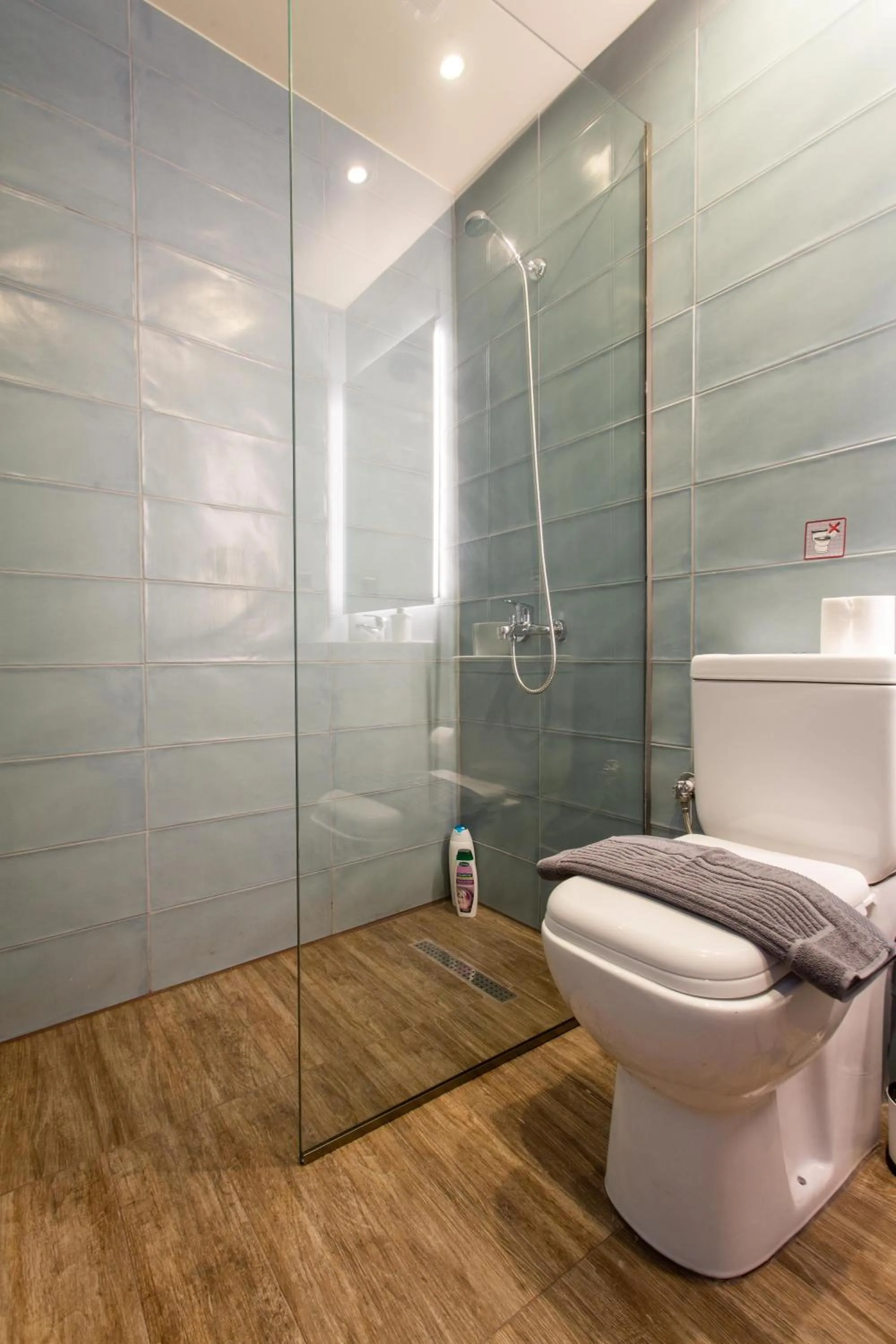 Leone Suites