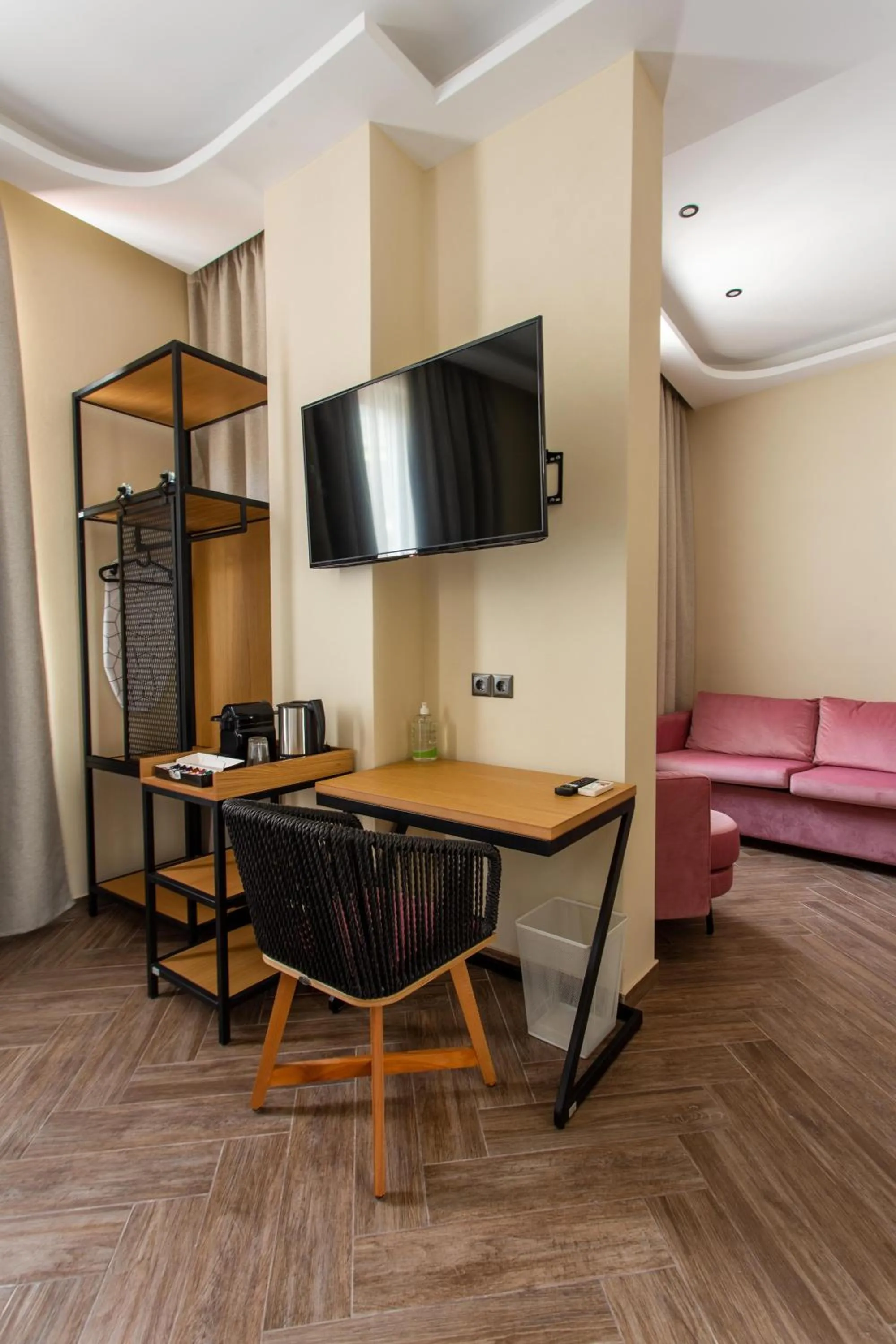 Leone Suites