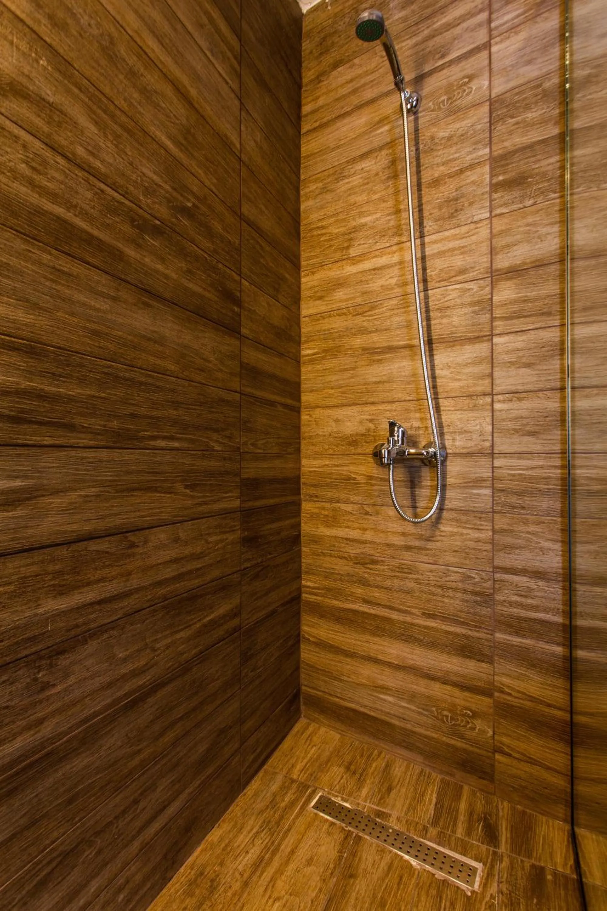 Leone Suites