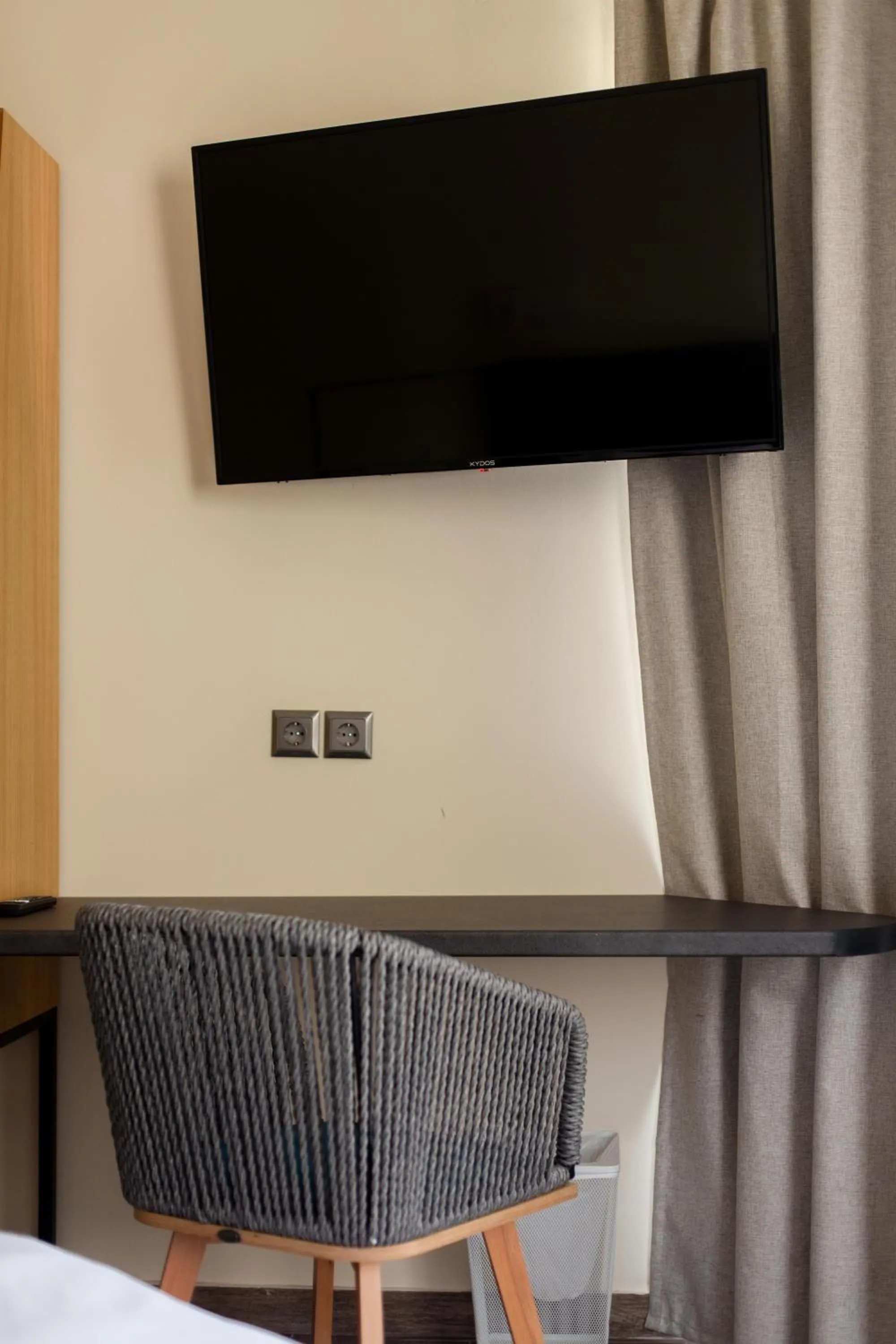 Leone Suites