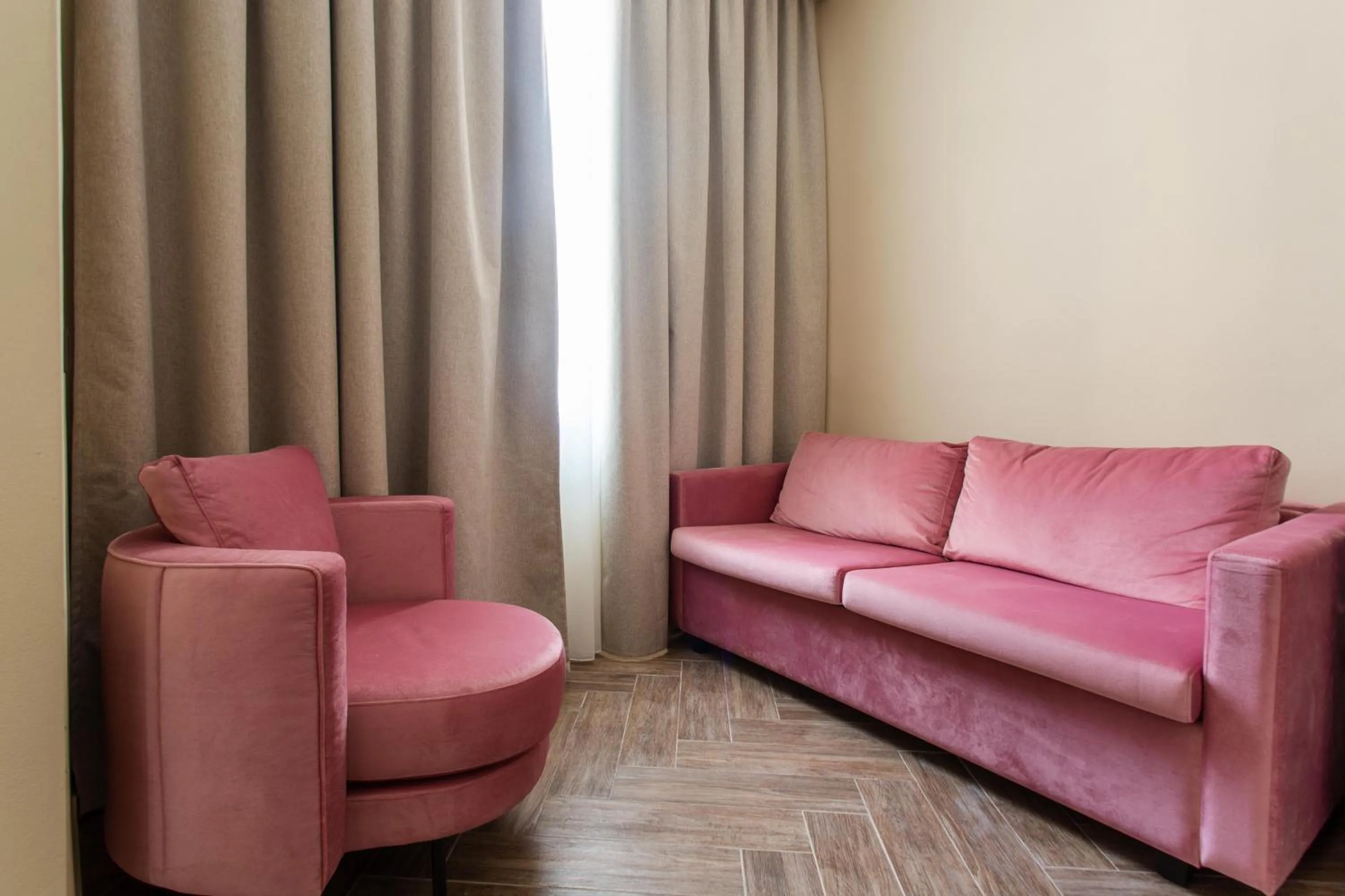 Leone Suites