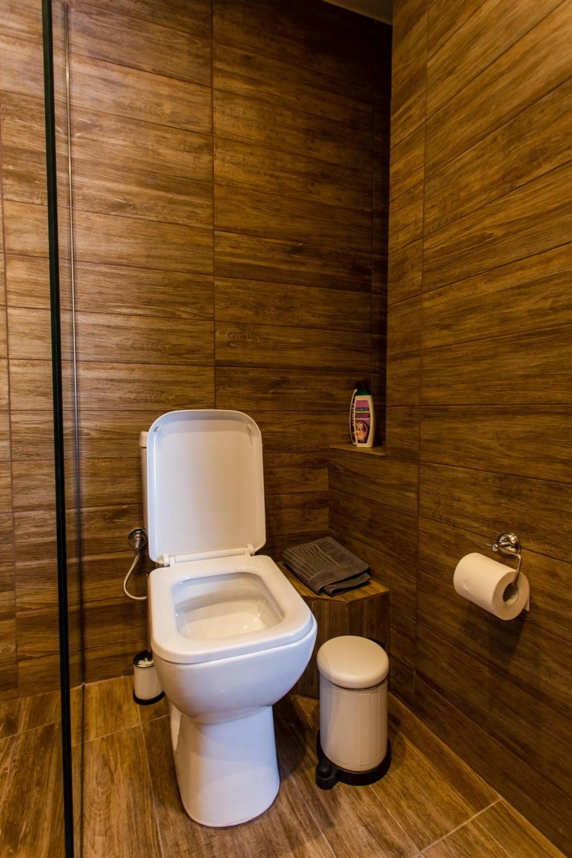 Leone Suites