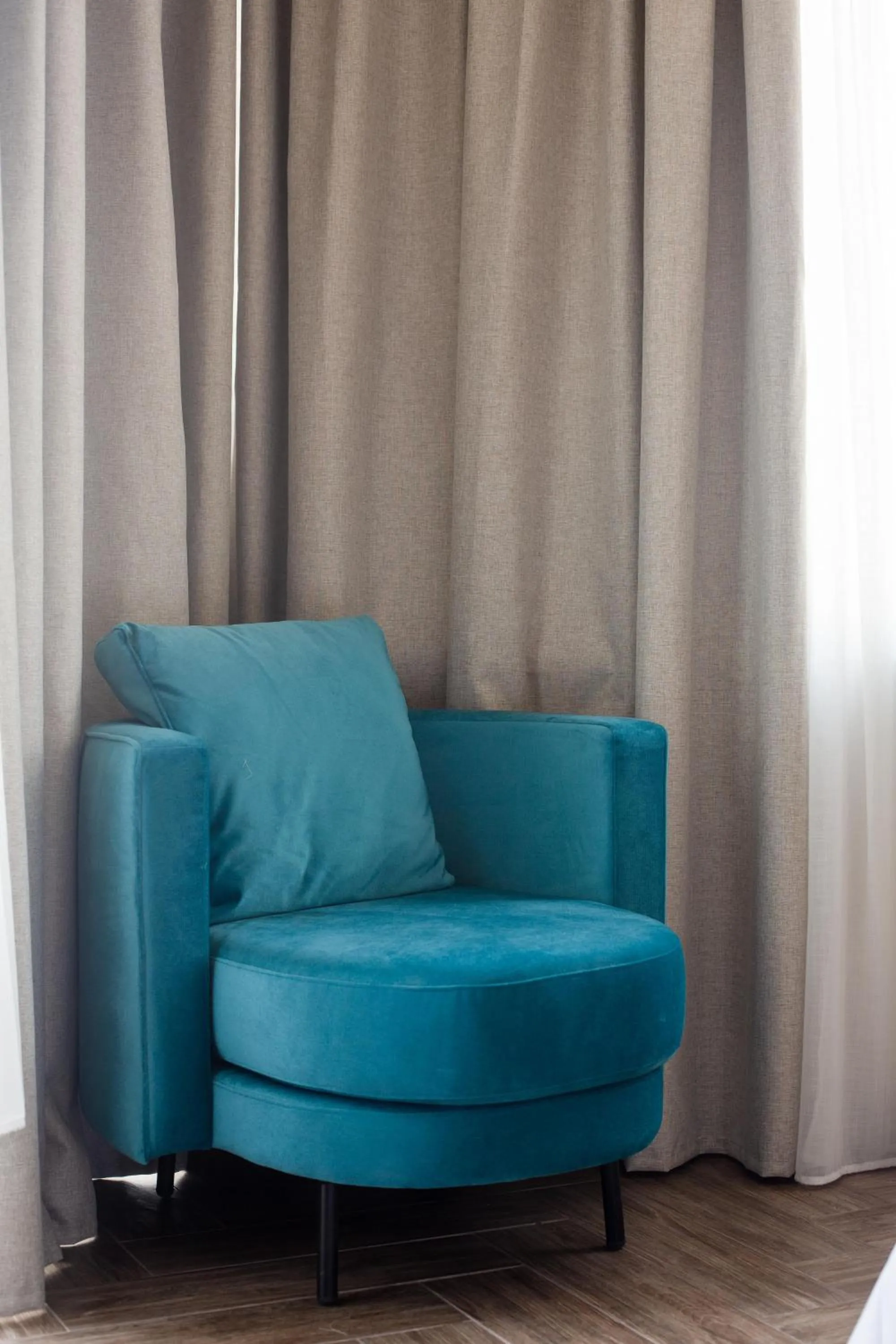 Leone Suites