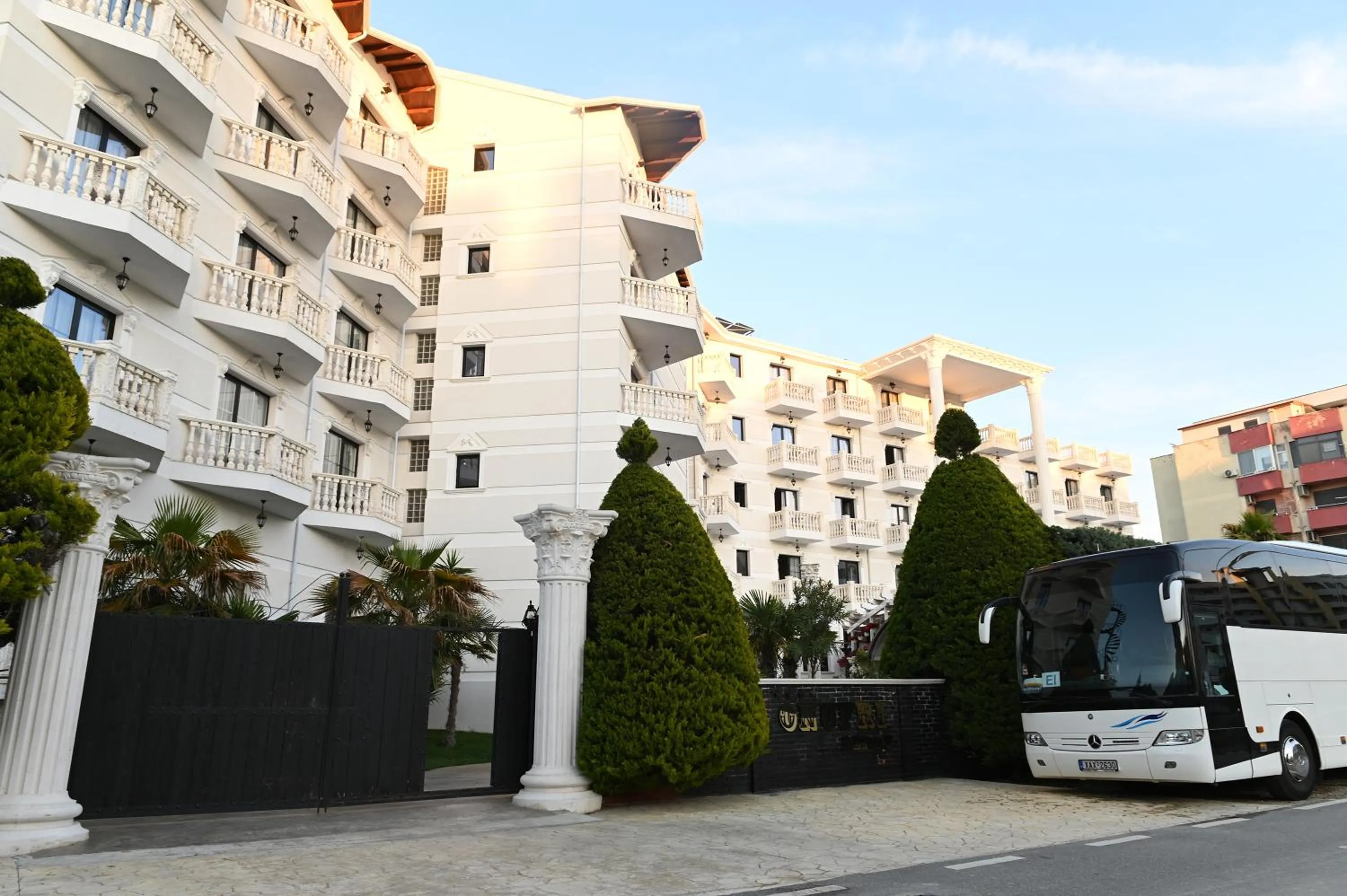 Facade/entrance in Hotel Onufri