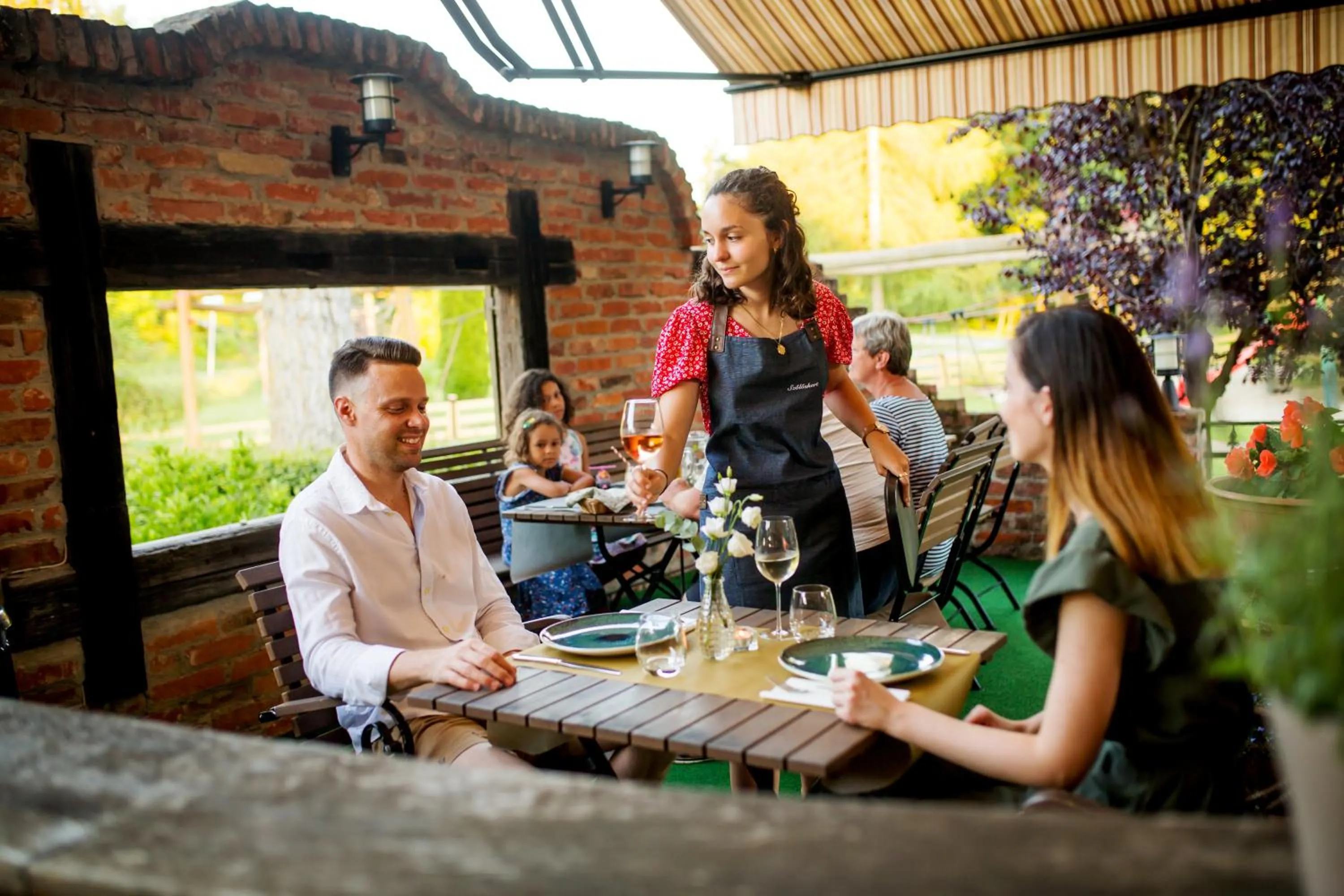Restaurant/places to eat in Hotel Vineyard Inn - Szőlőskert