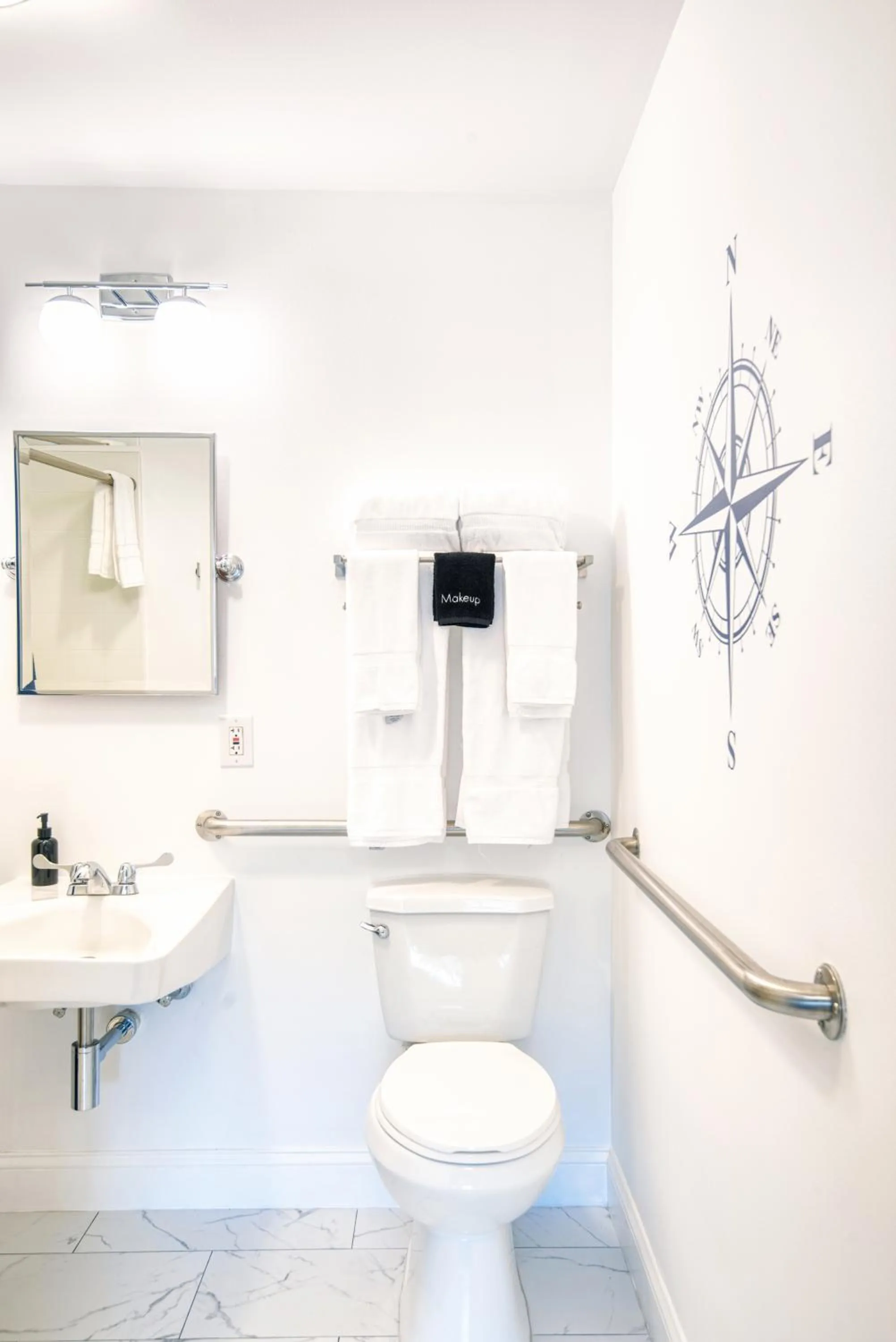 Bathroom in The Hudson Whaler