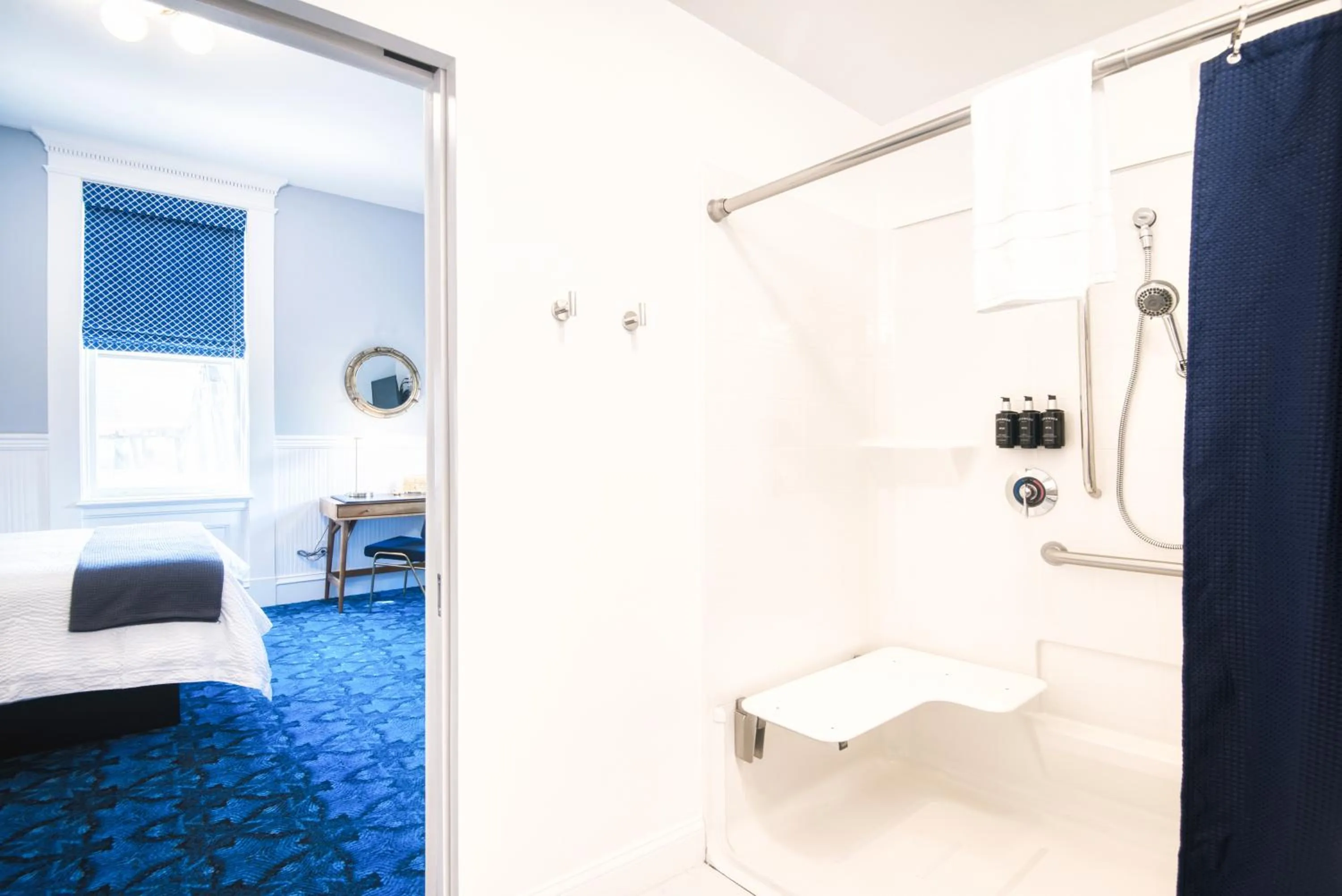 Shower in The Hudson Whaler