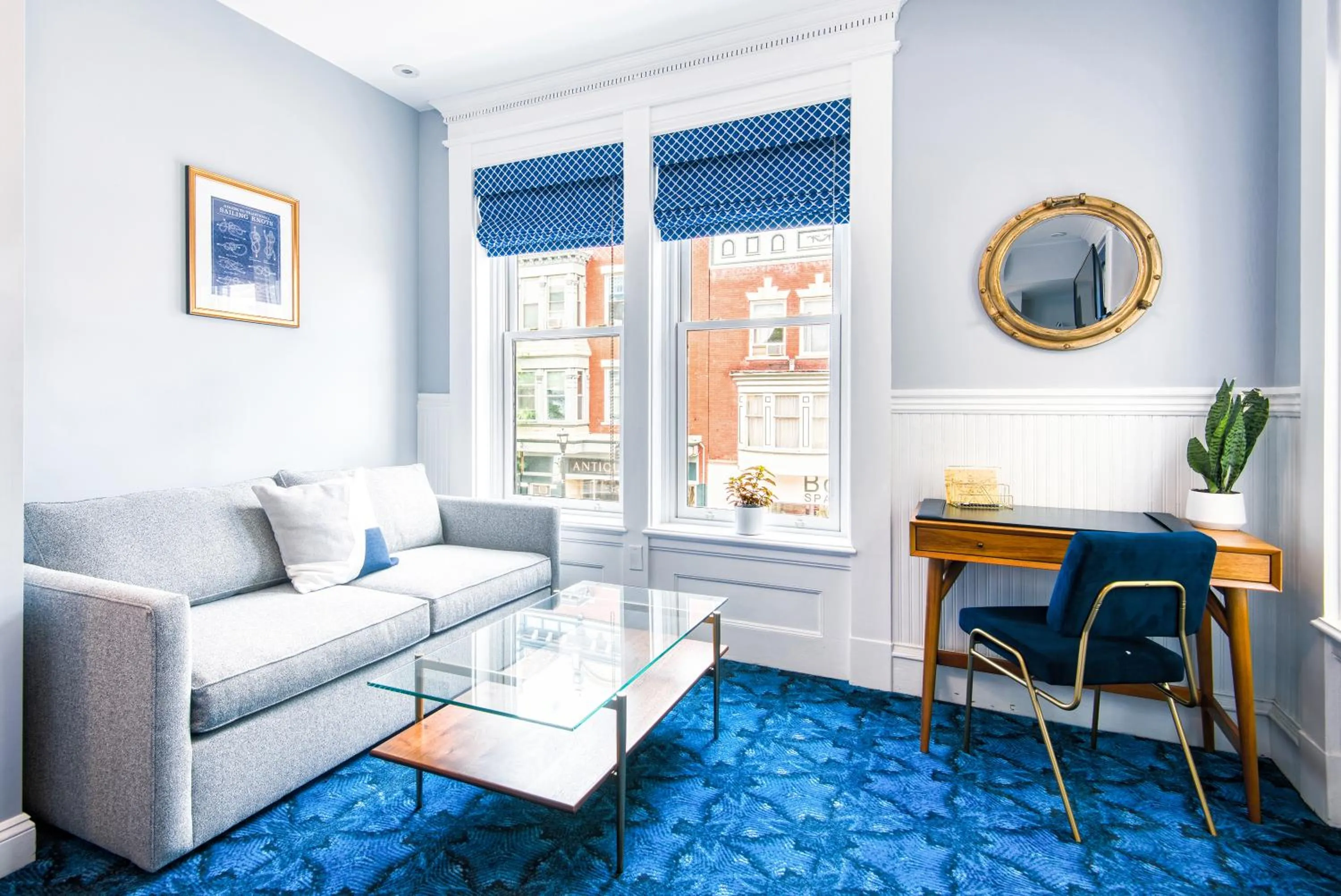 Living room in The Hudson Whaler