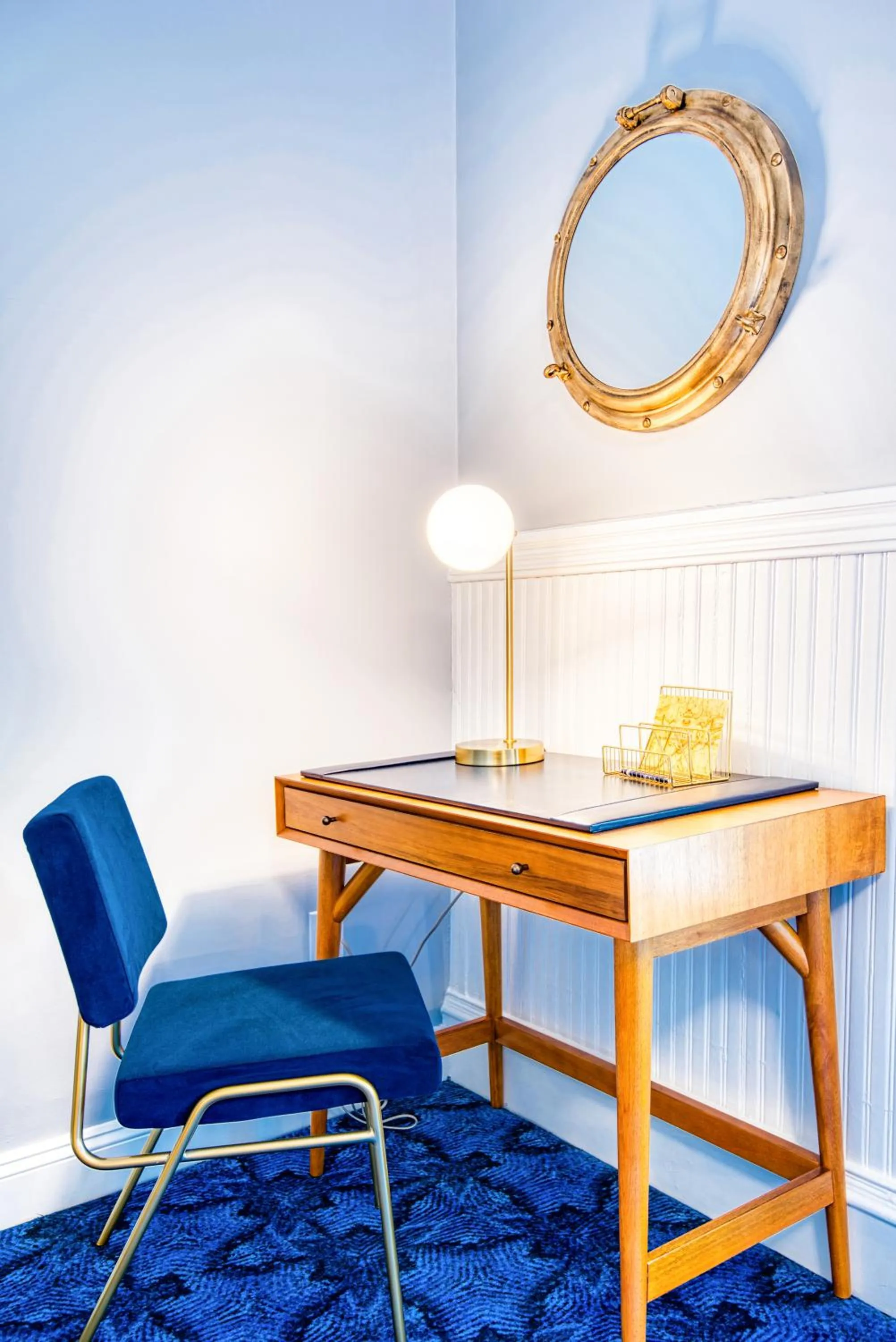 Seating area in The Hudson Whaler