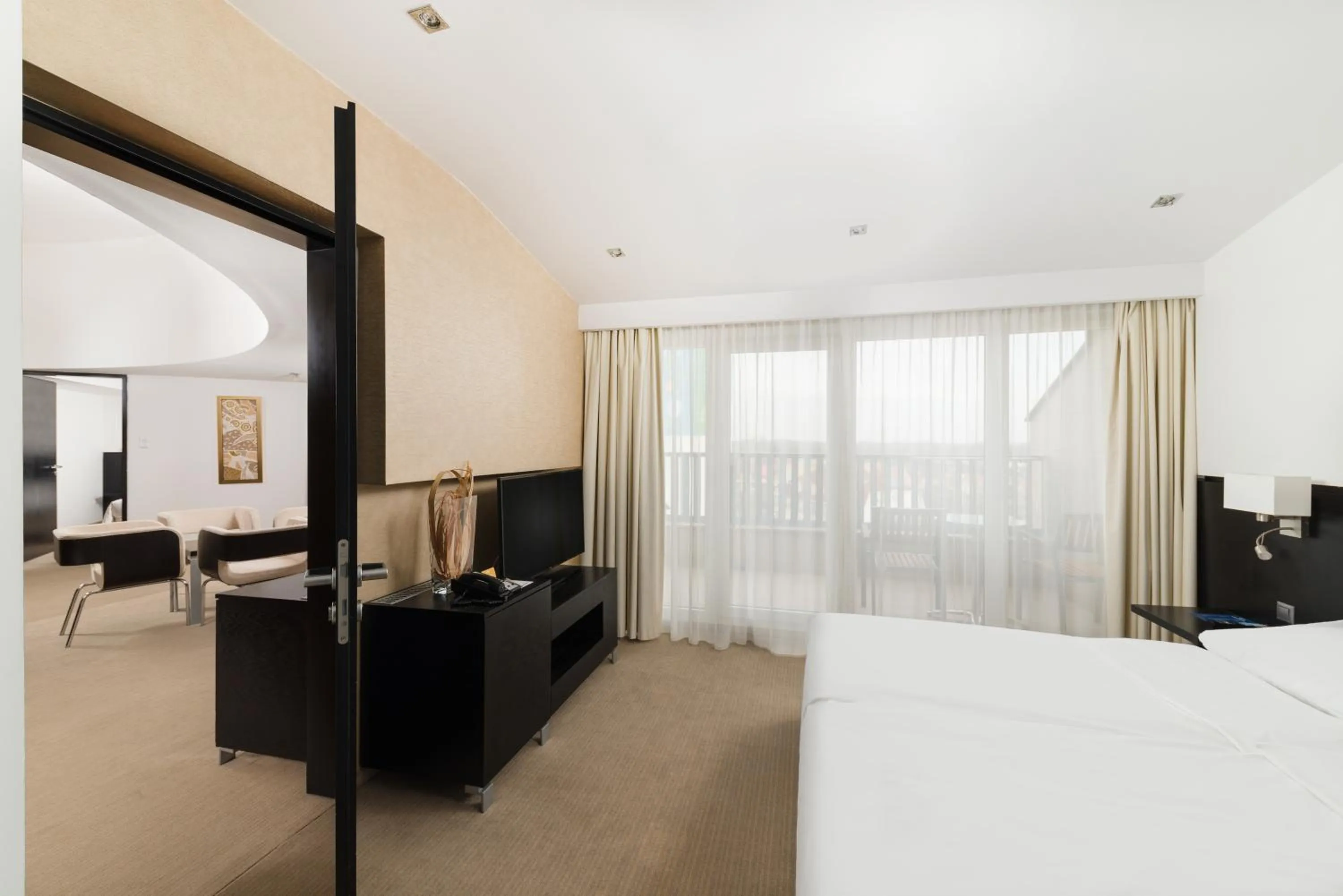 TV and multimedia, Bed in Park Inn by Radisson Sarvar Resort & Spa - All Inclusive