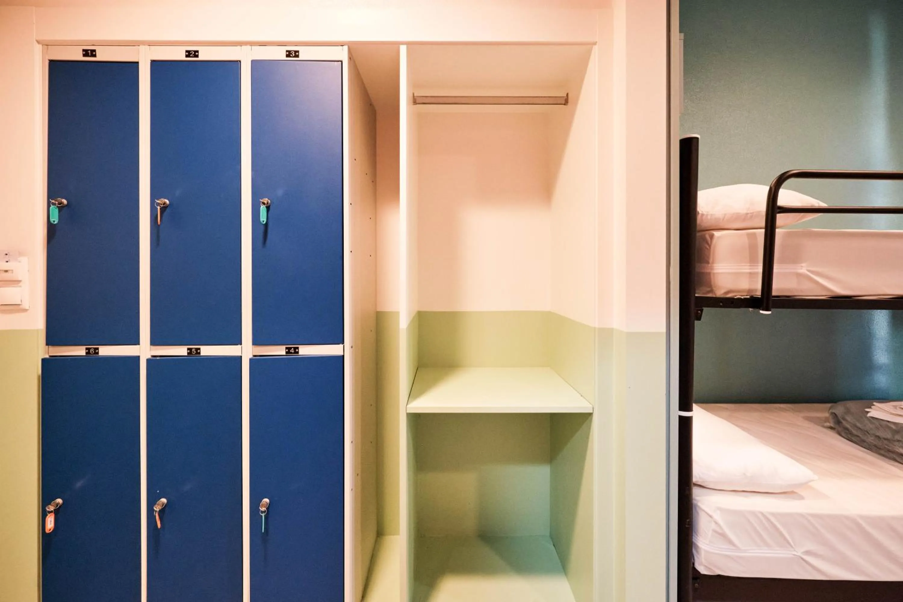 Decorative detail, Bed in Loop INN Hostel Santiago de Compostela