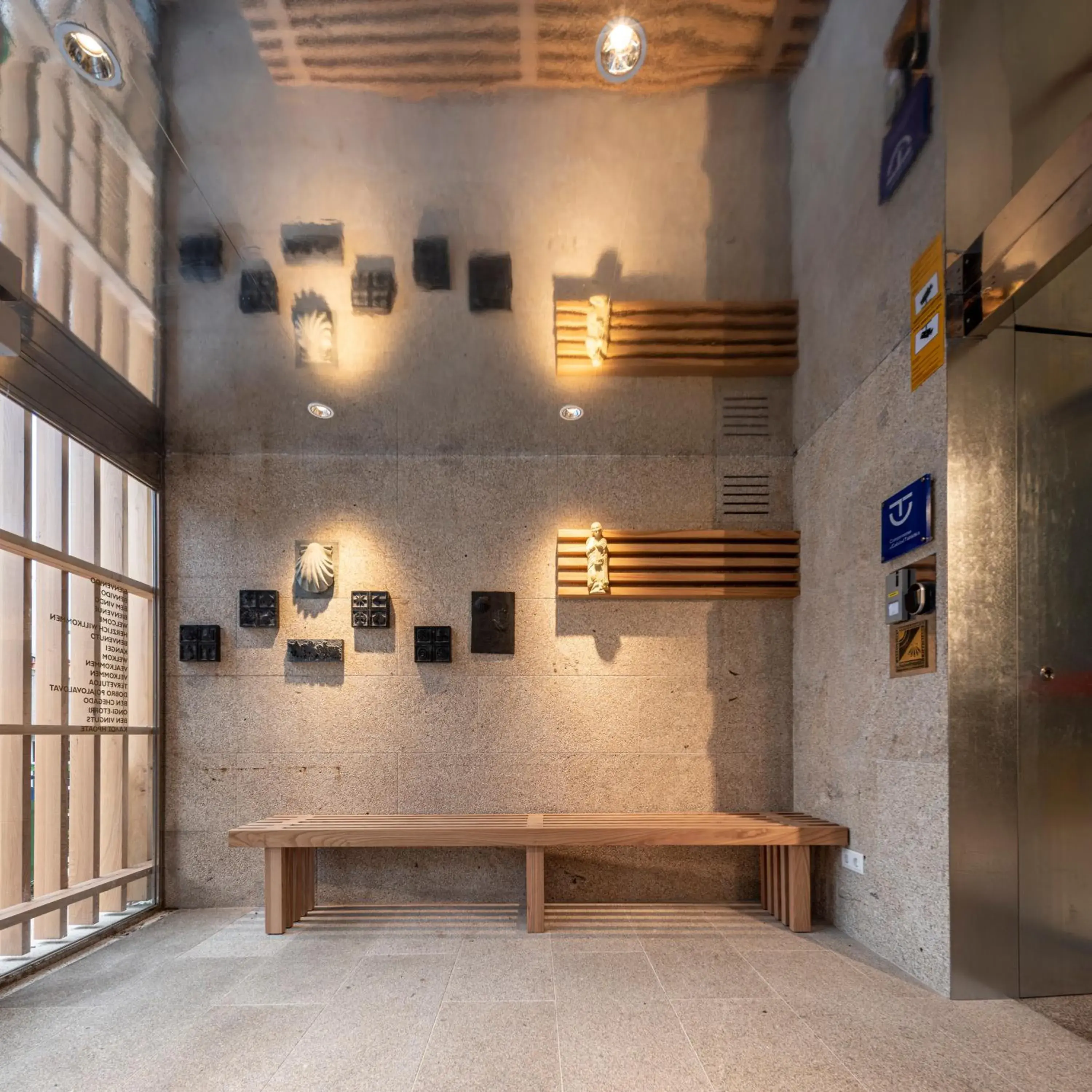 Lobby or reception in Loop INN Hostel Santiago de Compostela Lobby or reception in Loop INN Hostel Santiago de Compostela