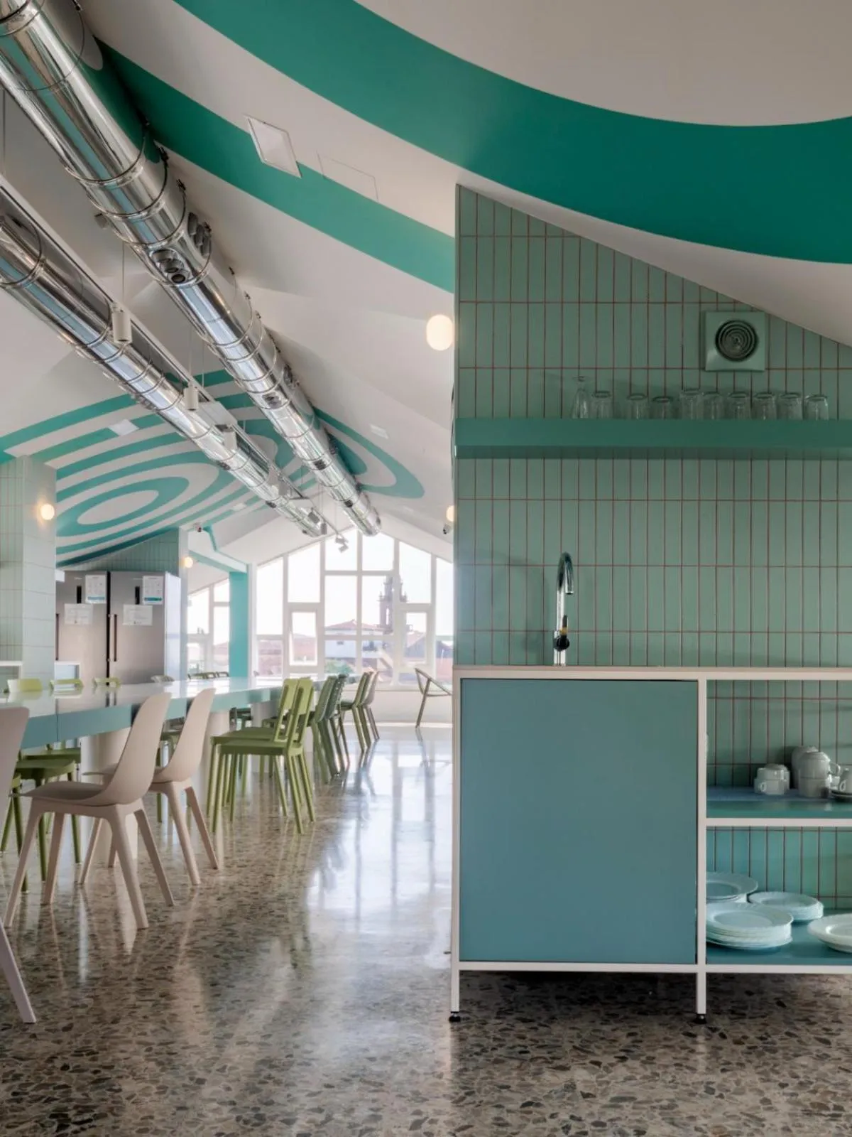 Kitchen or kitchenette in Loop INN Hostel Santiago de Compostela