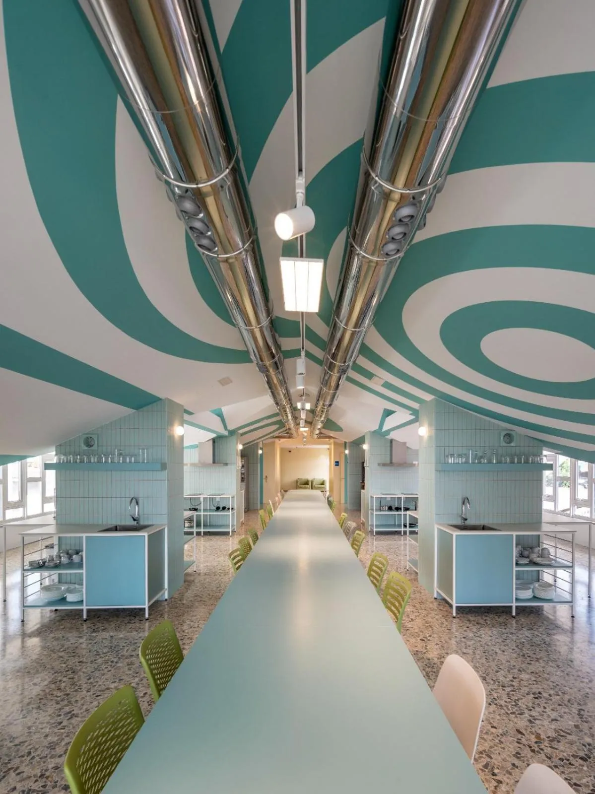 Kitchen or kitchenette in Loop INN Hostel Santiago de Compostela