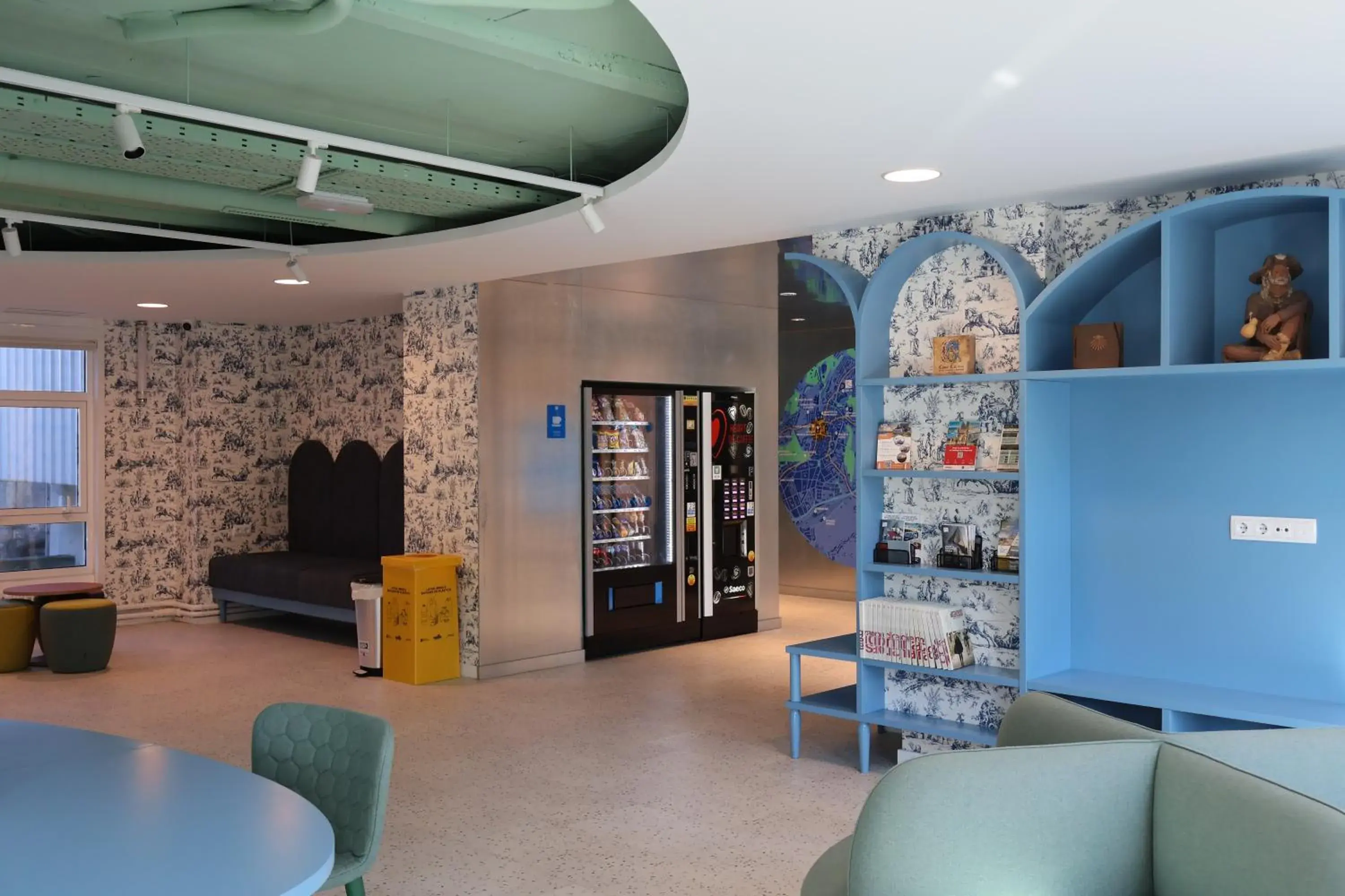 Lobby or reception in Loop INN Hostel Santiago de Compostela Lobby or reception in Loop INN Hostel Santiago de Compostela