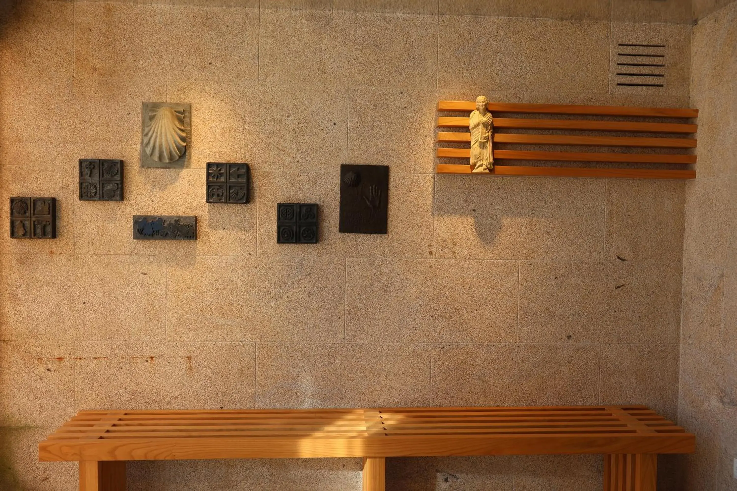 Lobby or reception in Loop INN Hostel Santiago de Compostela Lobby or reception in Loop INN Hostel Santiago de Compostela