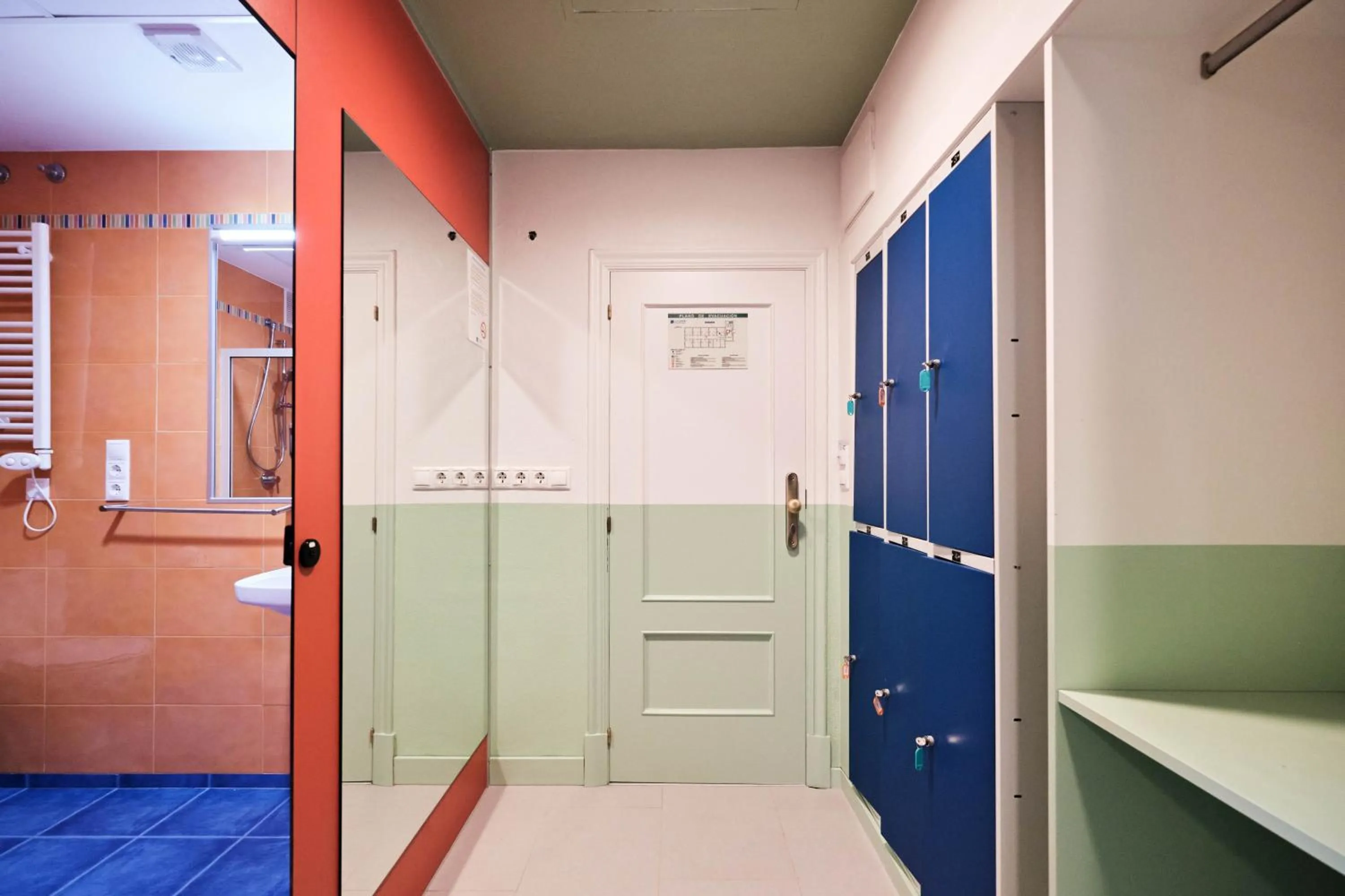 Bathroom in Loop INN Hostel Santiago de Compostela