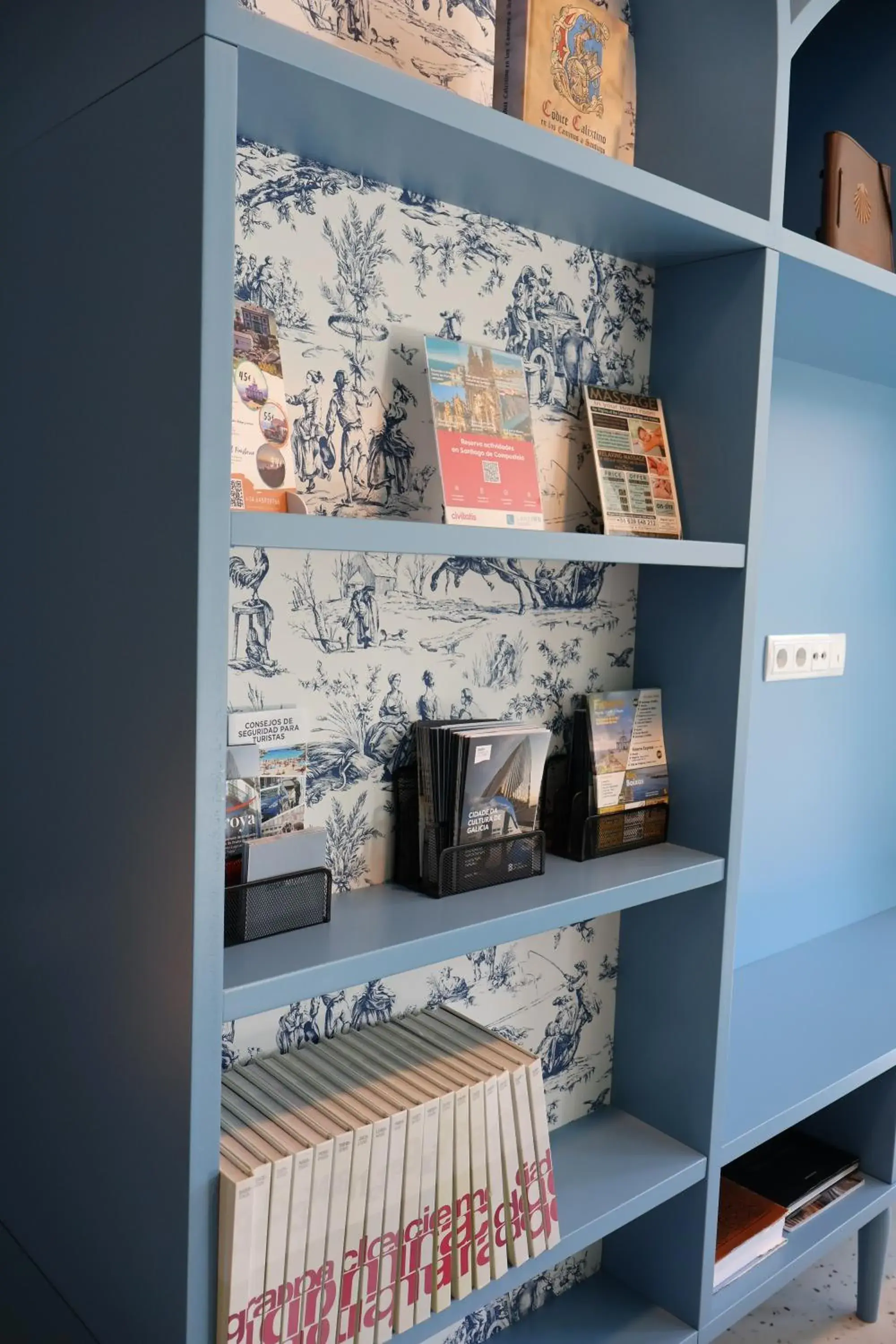 Lobby or reception in Loop INN Hostel Santiago de Compostela Lobby or reception in Loop INN Hostel Santiago de Compostela