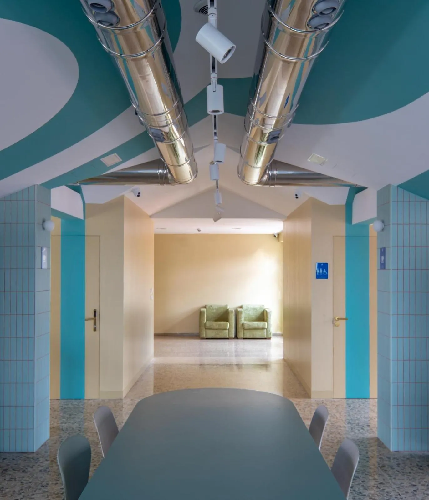 Kitchen or kitchenette, Bed in Loop INN Hostel Santiago de Compostela