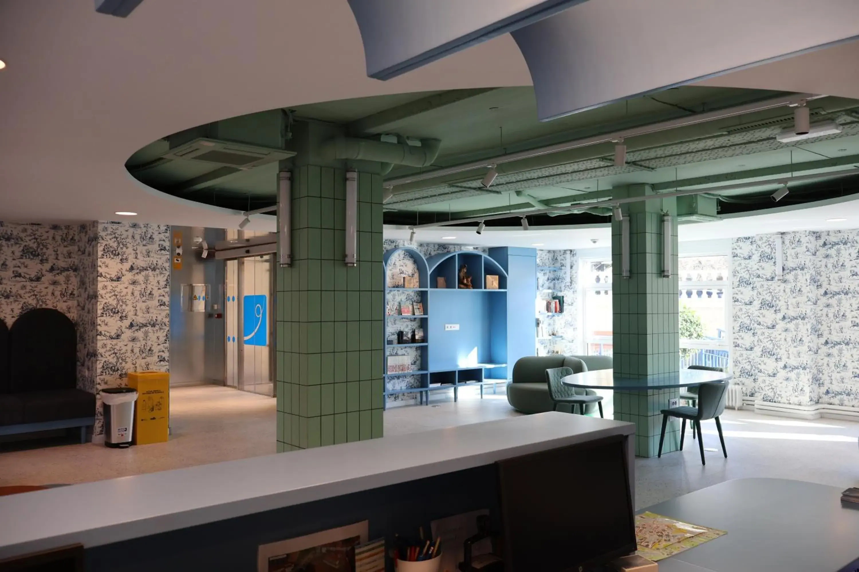 Lobby or reception in Loop INN Hostel Santiago de Compostela Lobby or reception in Loop INN Hostel Santiago de Compostela