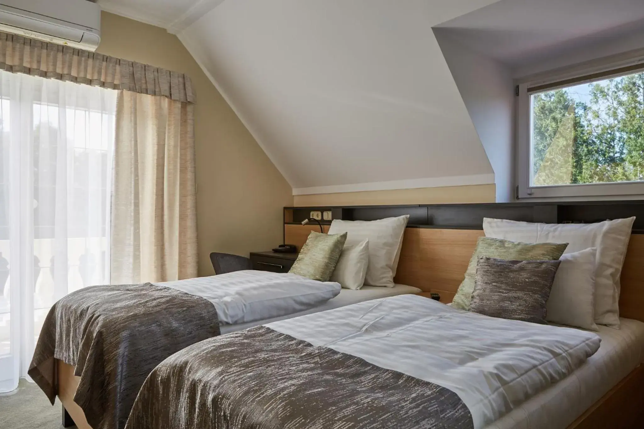 Standard Double or Twin Room with Balcony - single occupancy in Gold House Pension Standard Double or Twin Room with Balcony - single occupancy in Gold House Pension