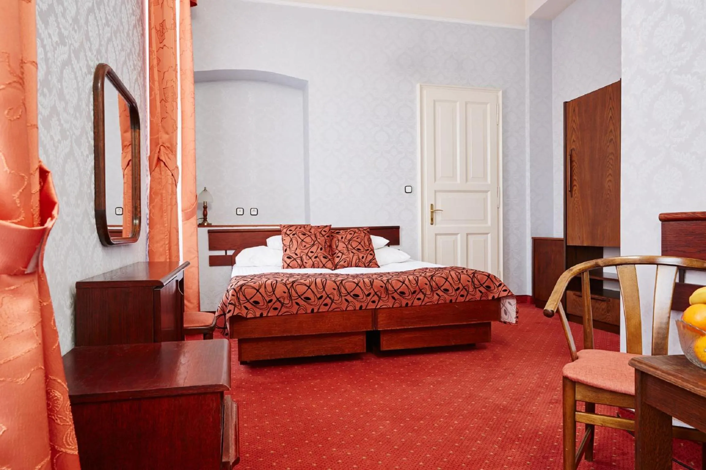 Photo of the whole room, Bed in Hotel Astoria