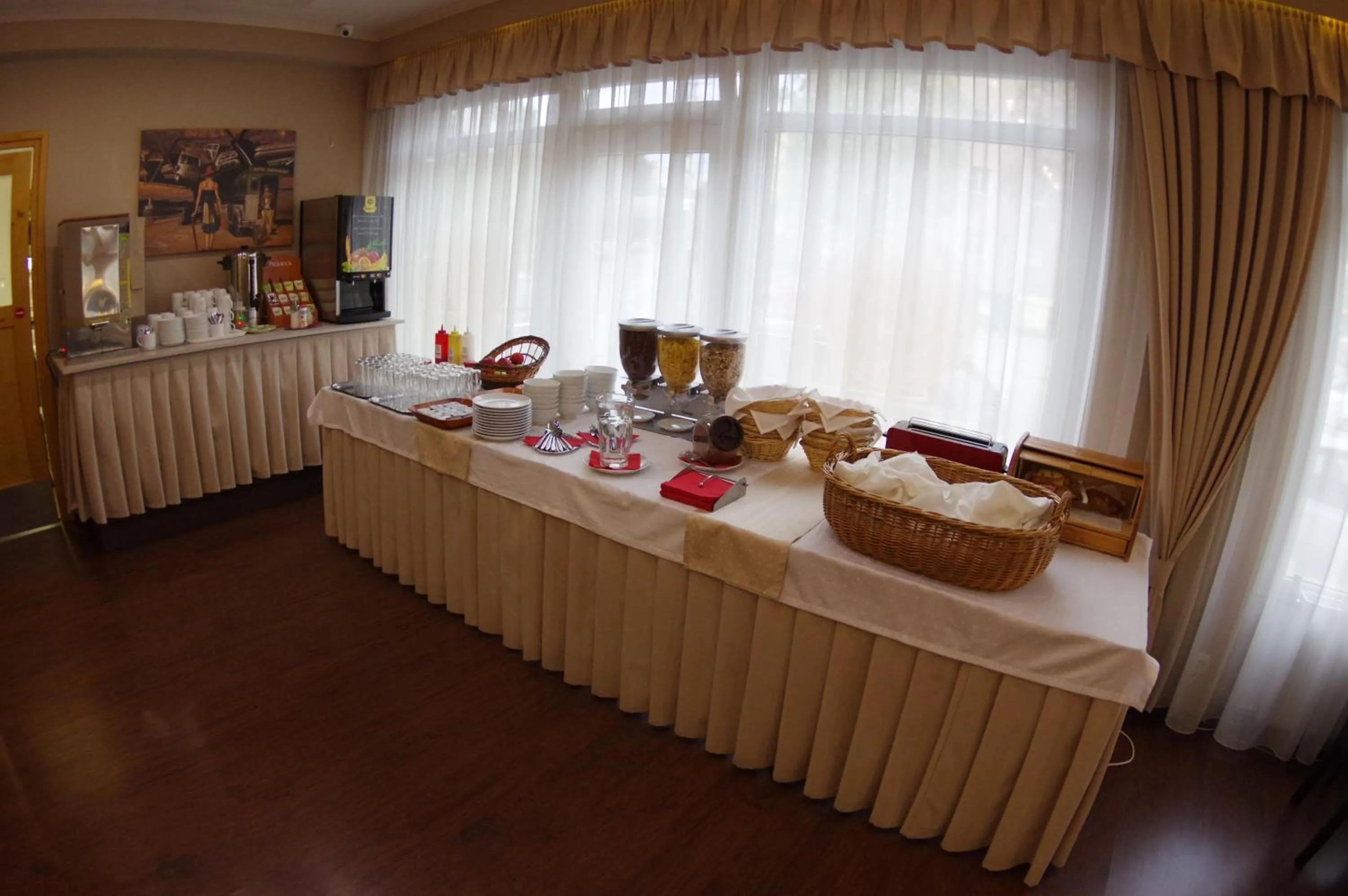 Breakfast in Hotel Vadászkürt Superior